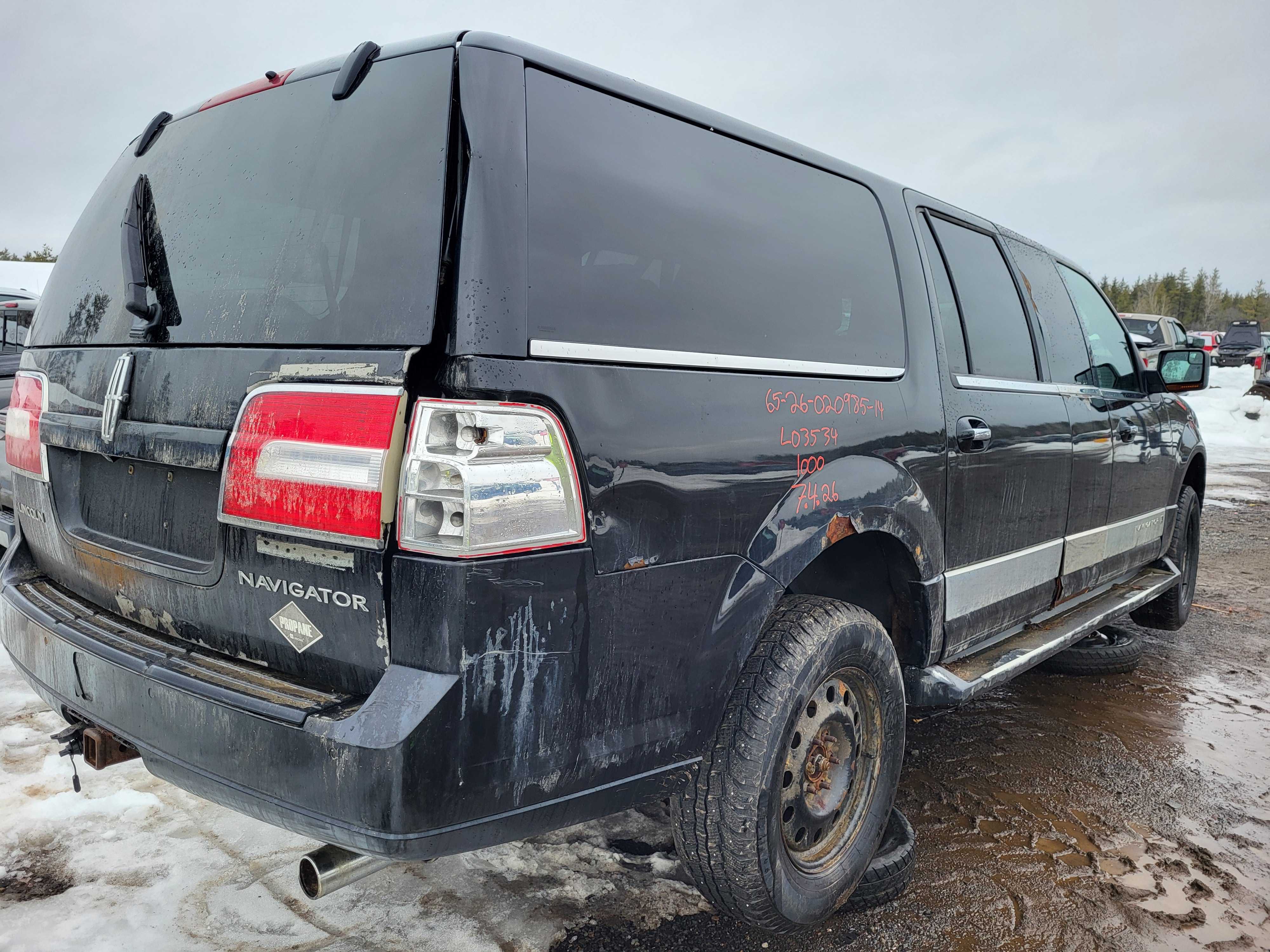 LINCOLN NAVIGATOR 2014