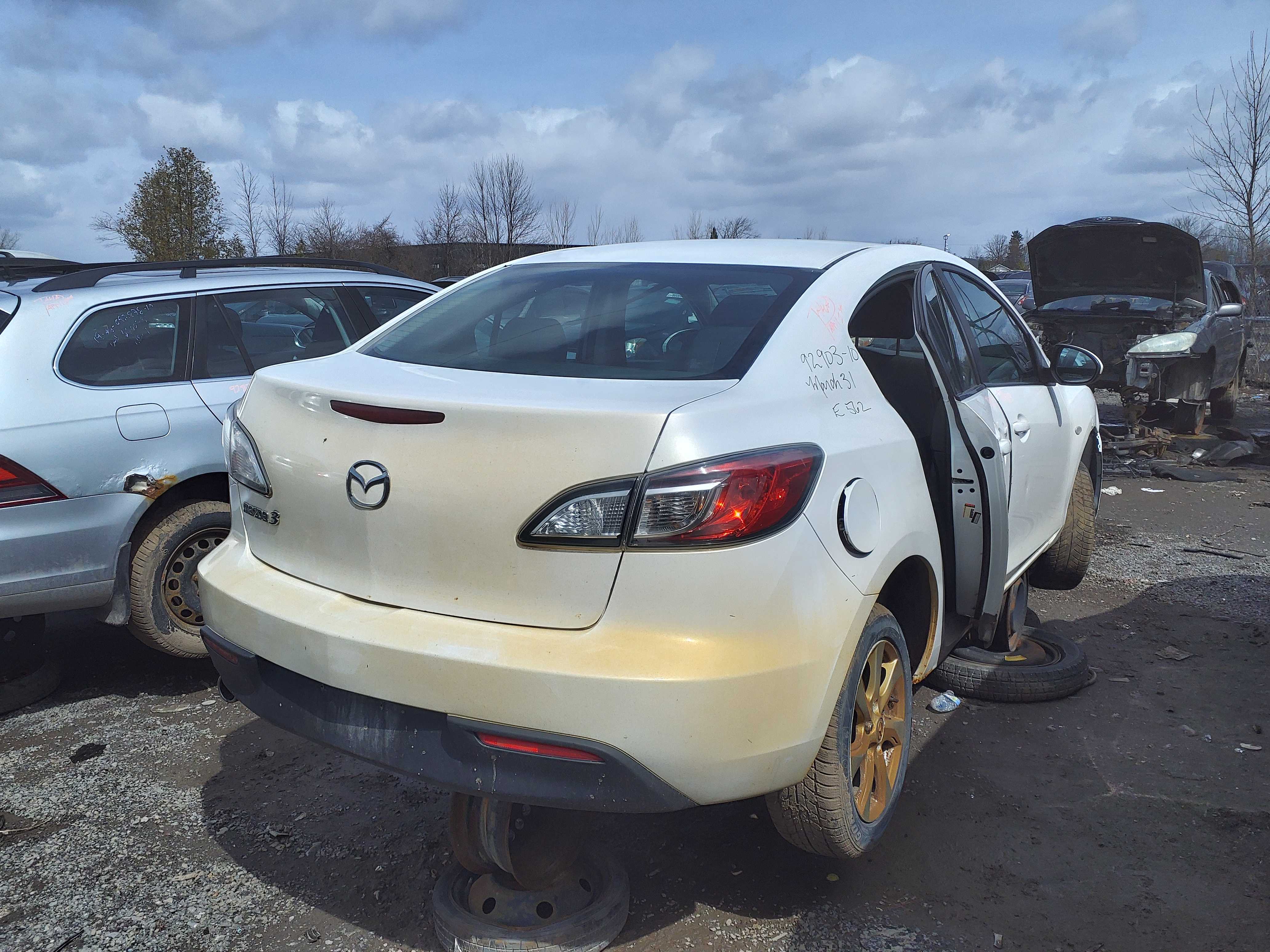 MAZDA MAZDA3 2010
