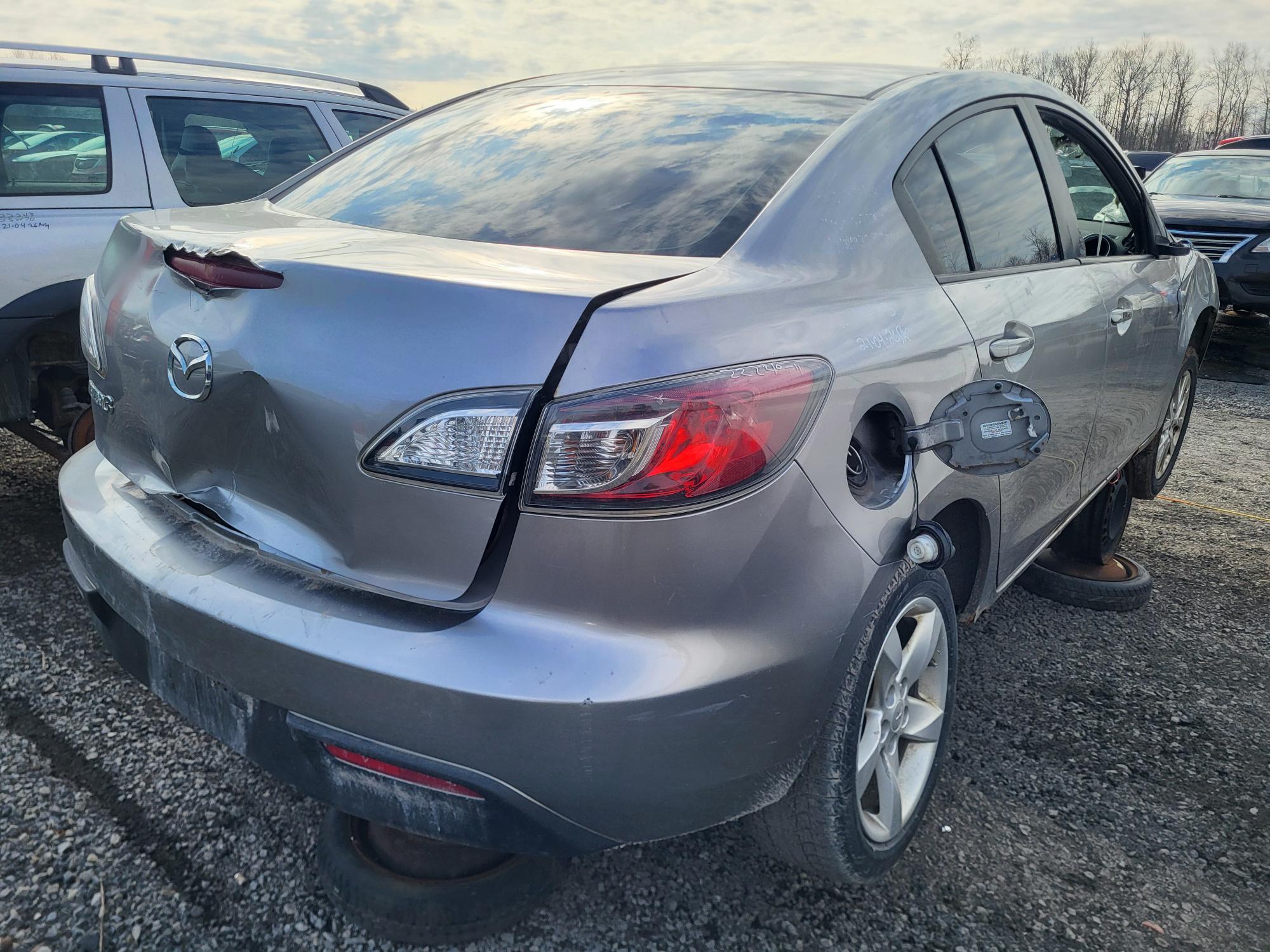 MAZDA MAZDA3 2011
