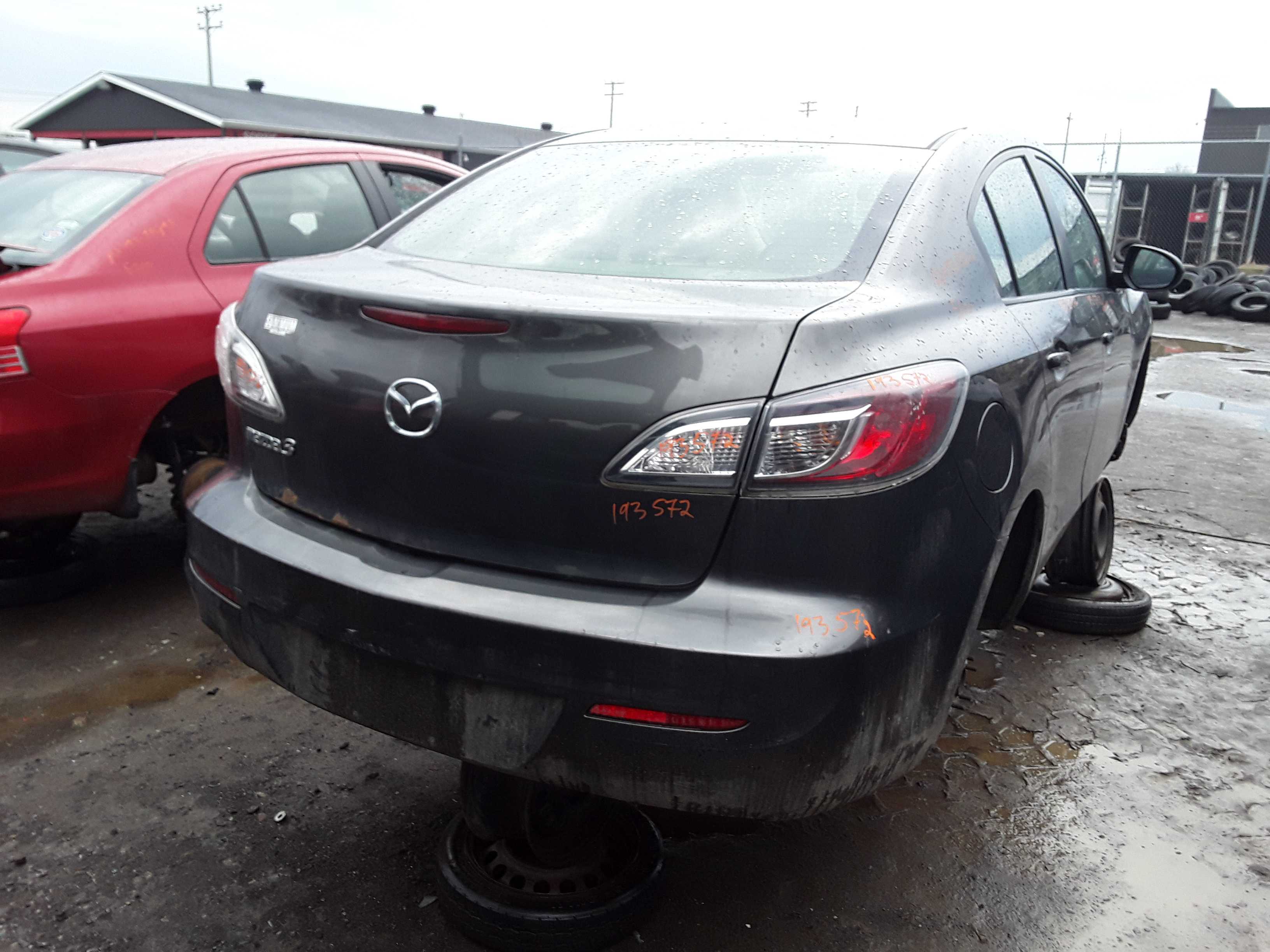 MAZDA MAZDA3 2012