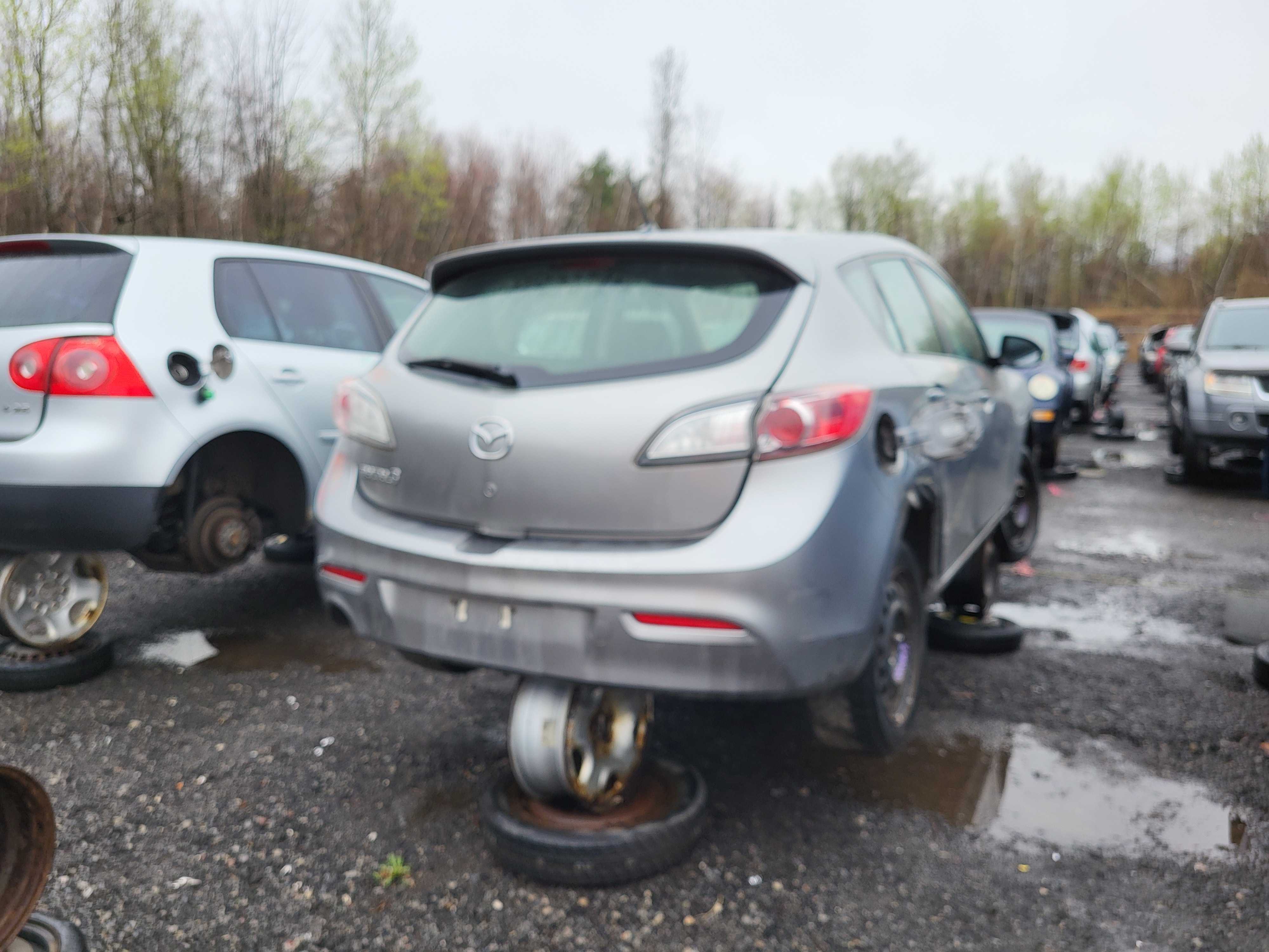 MAZDA MAZDA3 2012