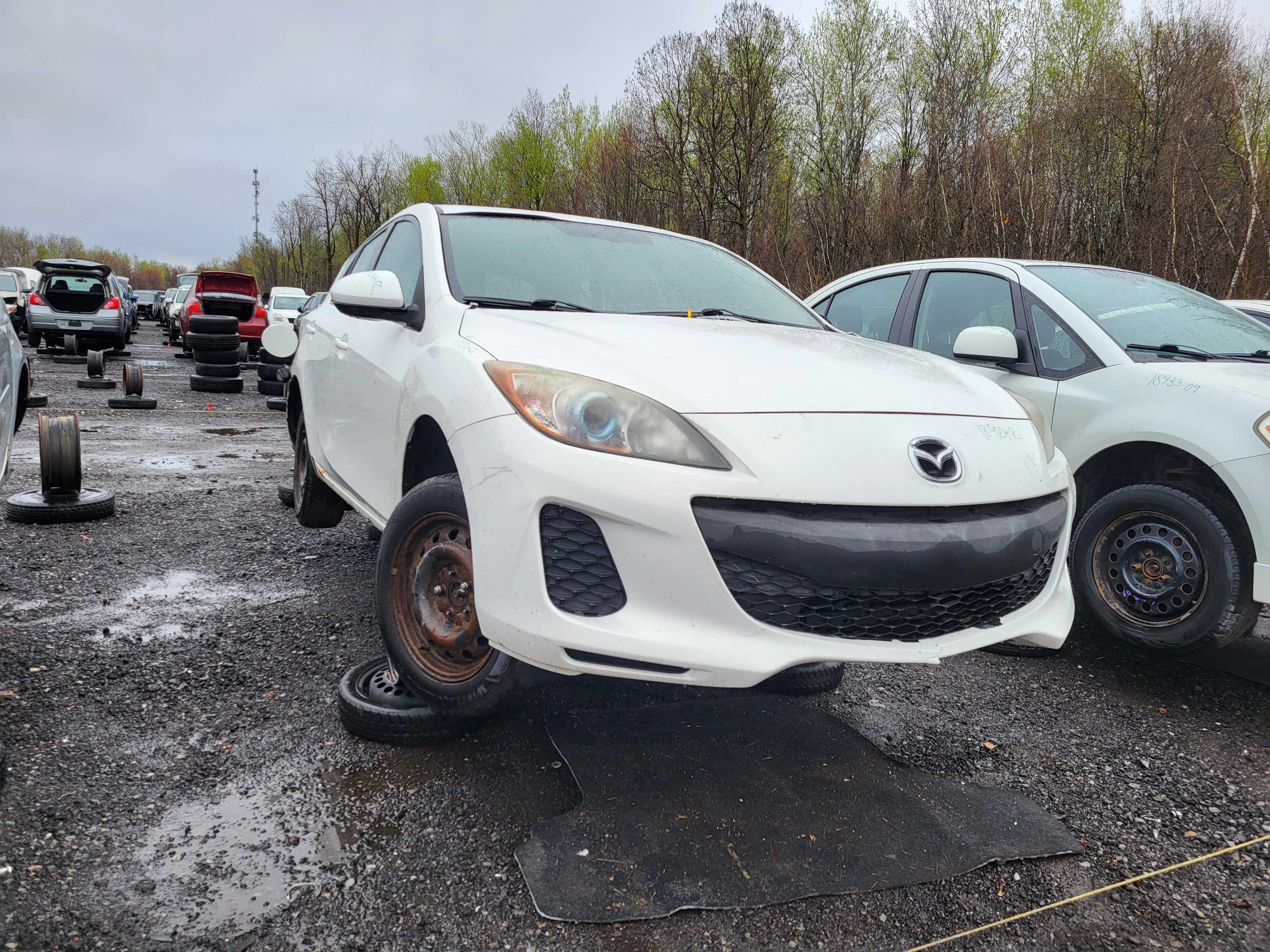 MAZDA MAZDA3 2012
