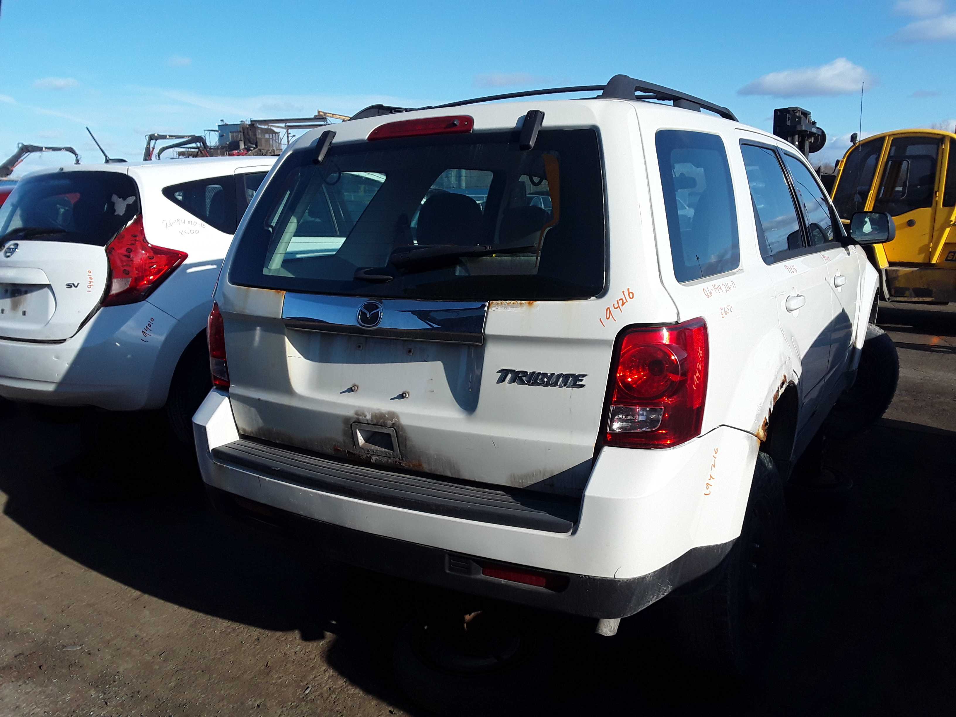 MAZDA TRIBUTE 2011