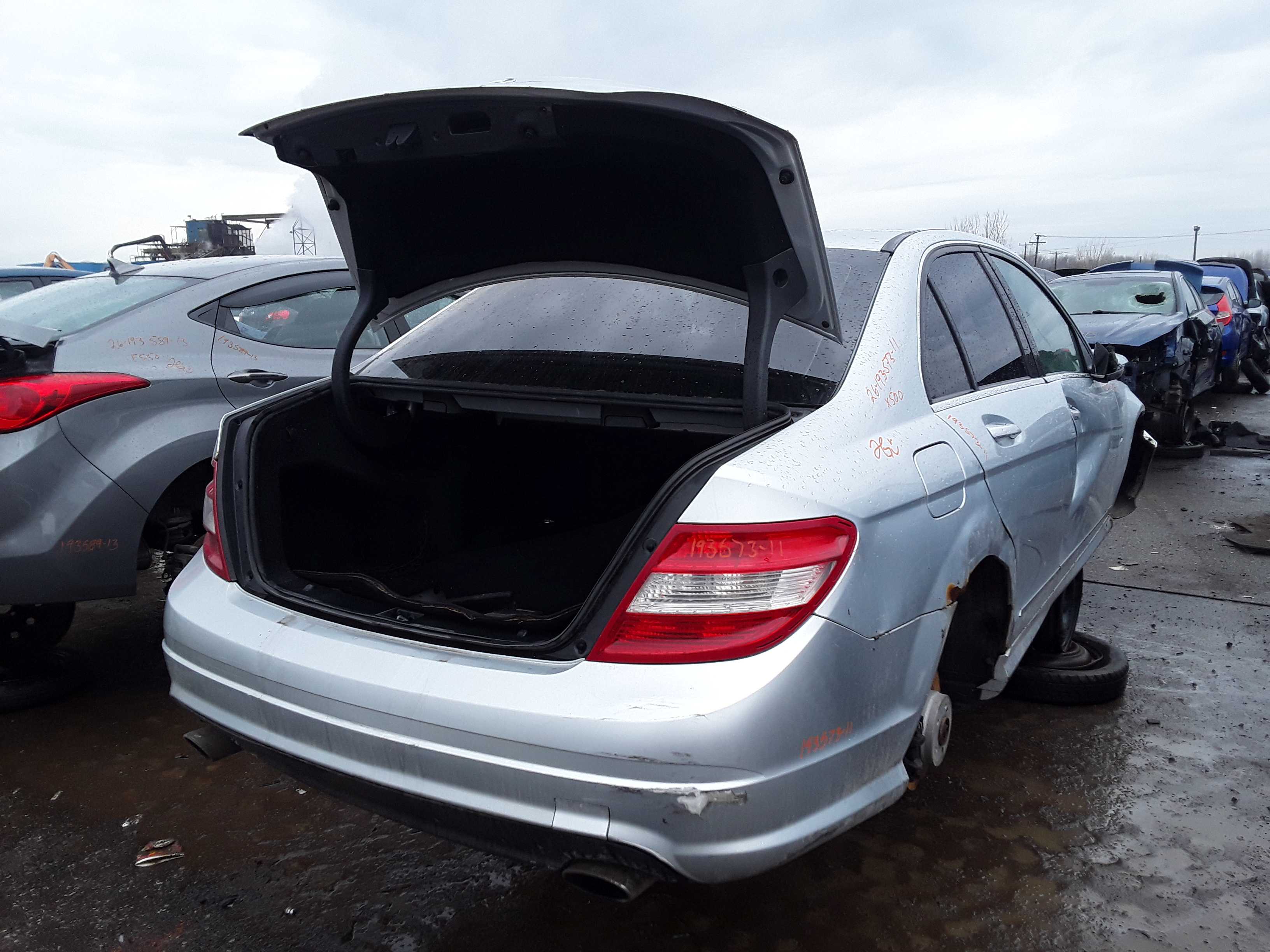 MERCEDES-BENZ C-CLASS 2011