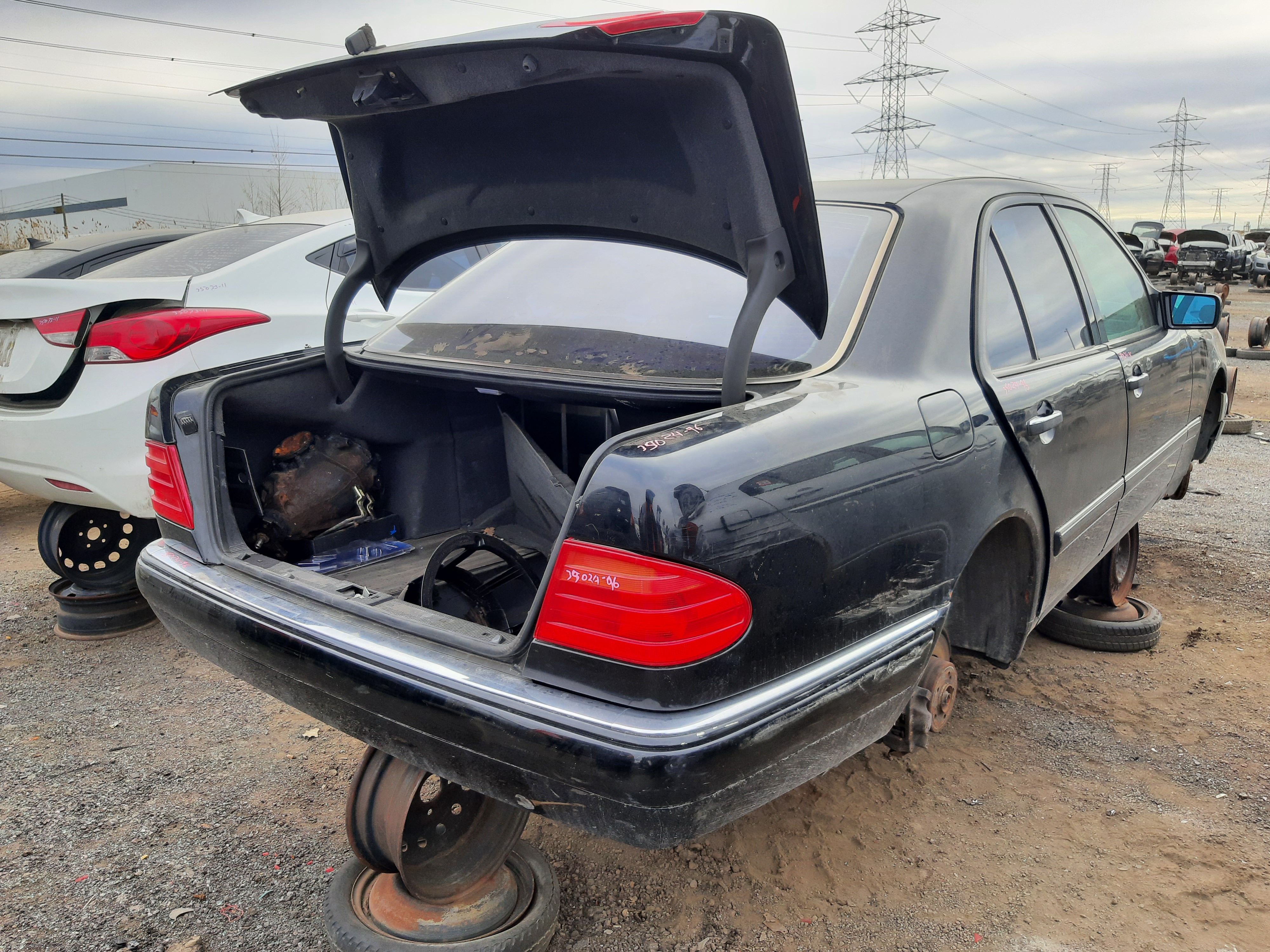 MERCEDES-BENZ E-CLASS 1996
