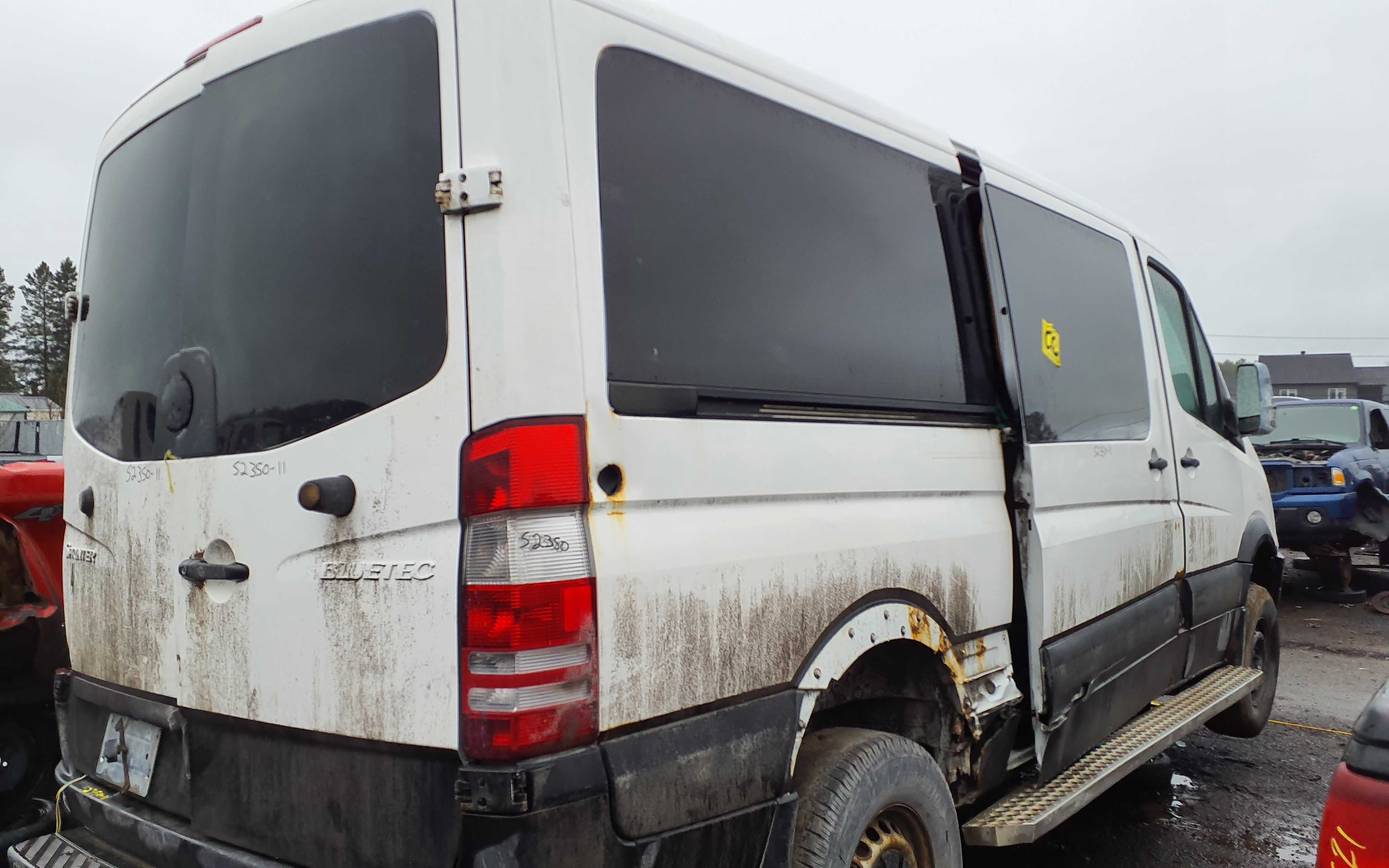 MERCEDES-BENZ SPRINTER 2011