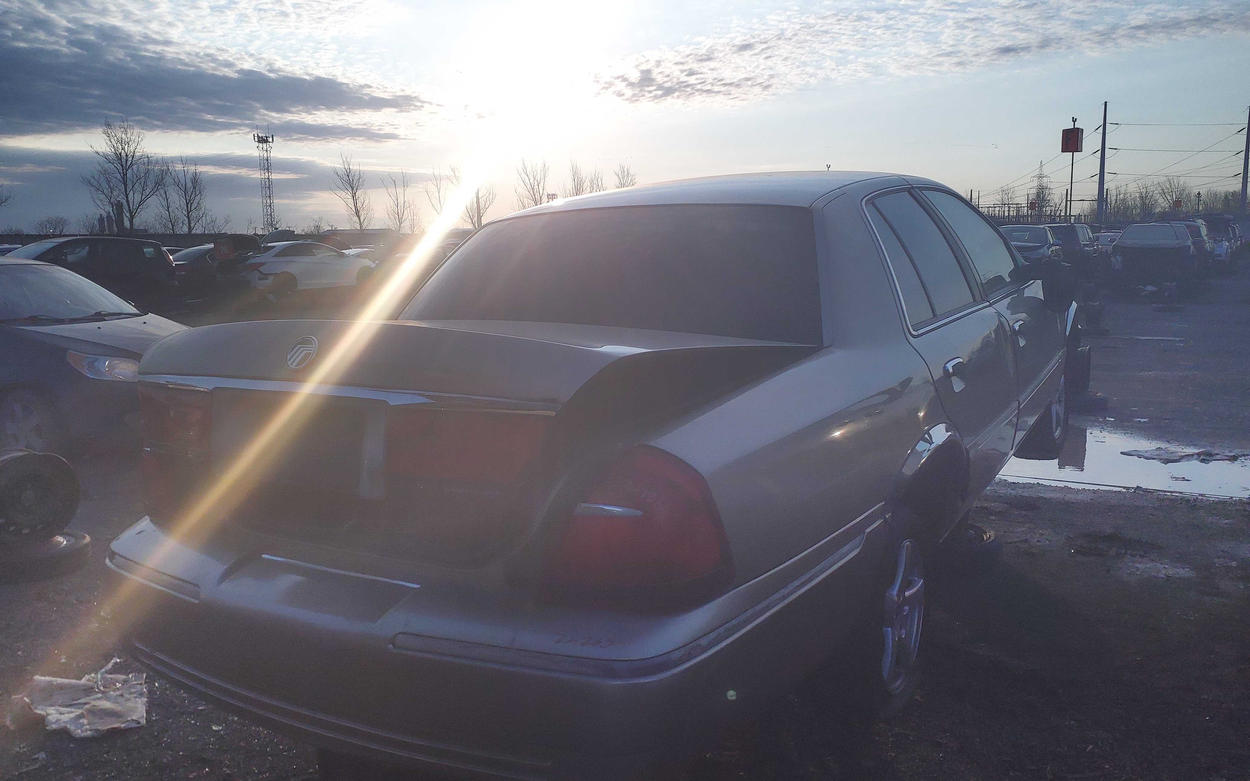 MERCURY GRAND MARQUIS 2000