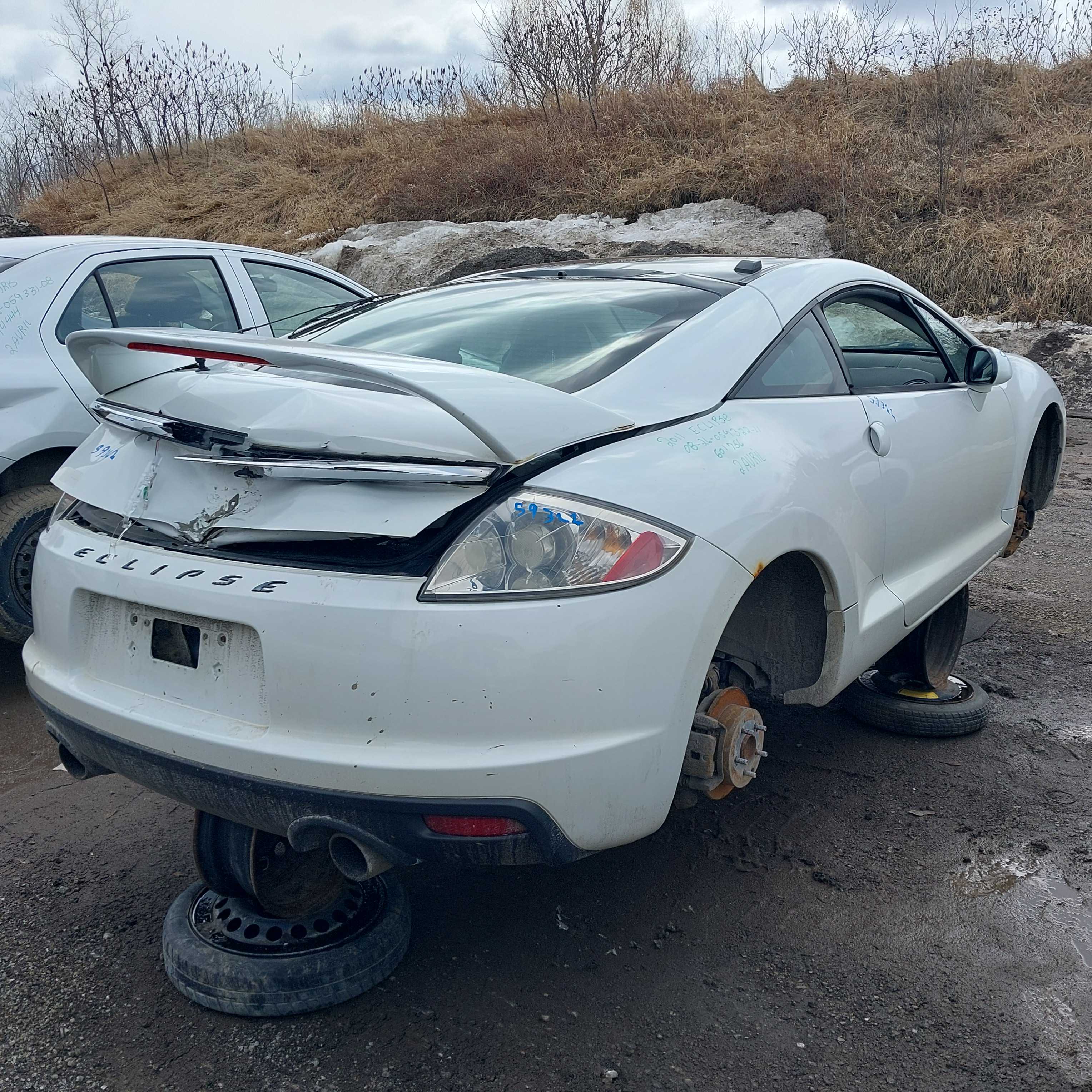MITSUBISHI ECLIPSE 2011