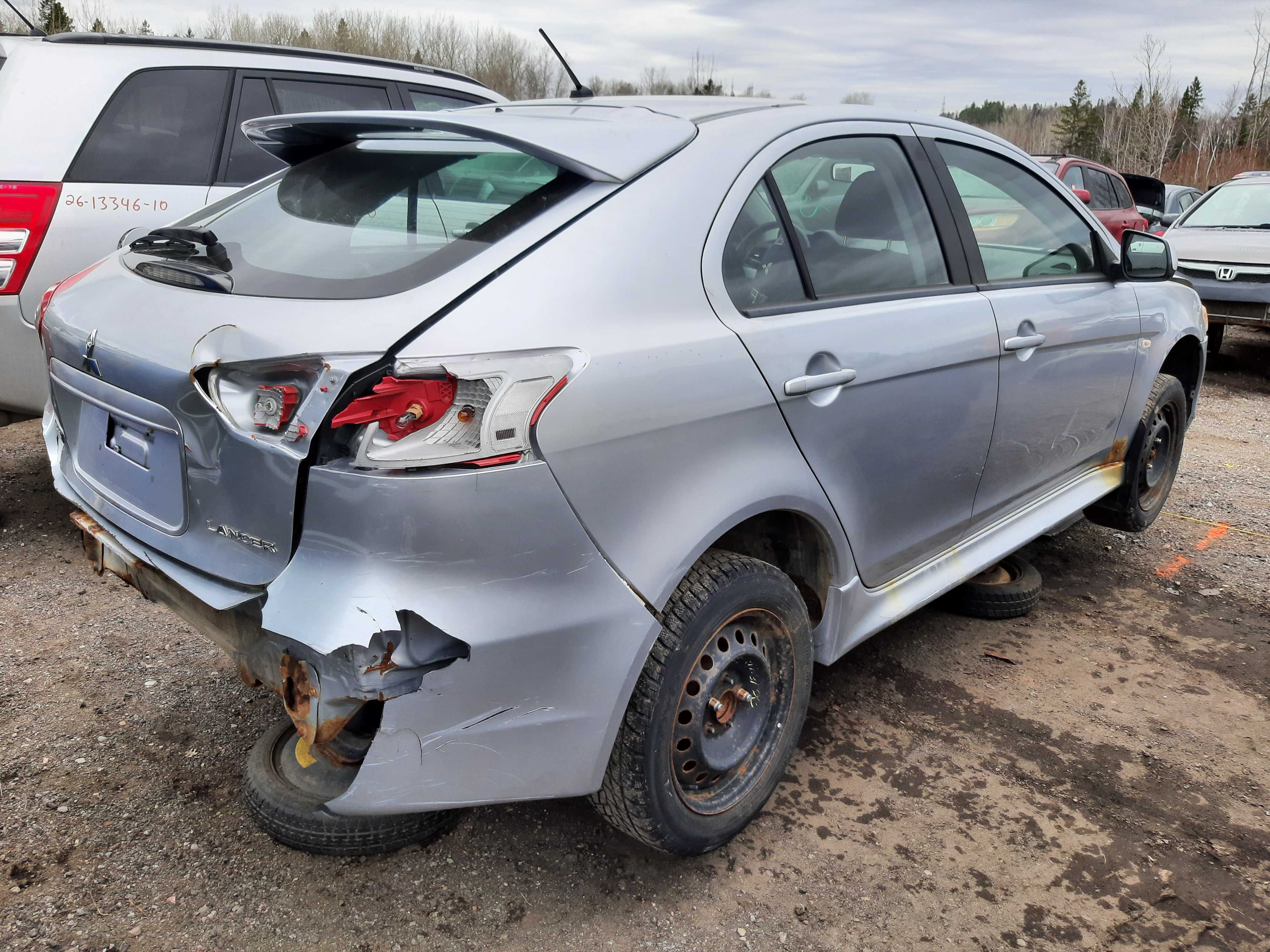MITSUBISHI LANCER 2011