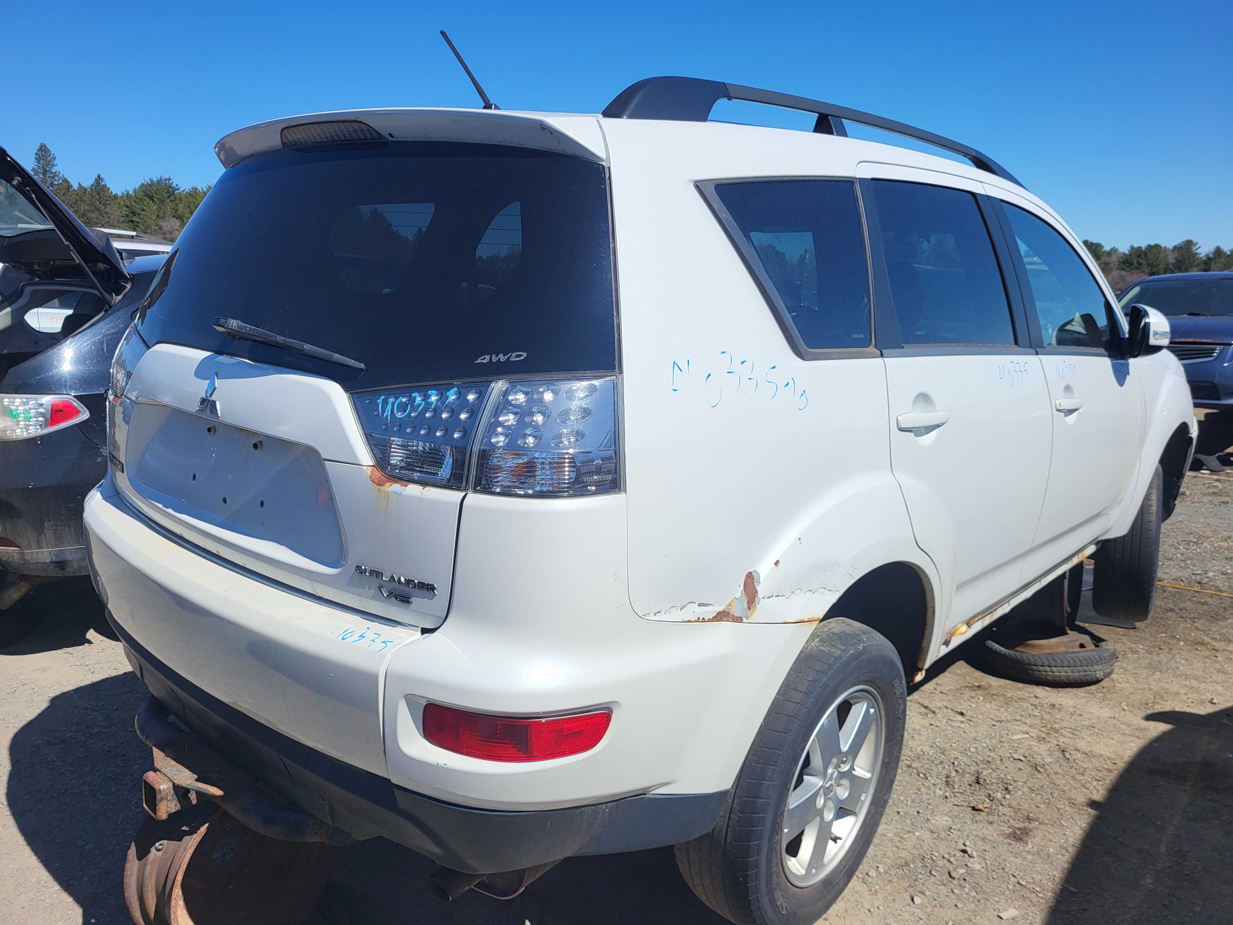 MITSUBISHI OUTLANDER 2010