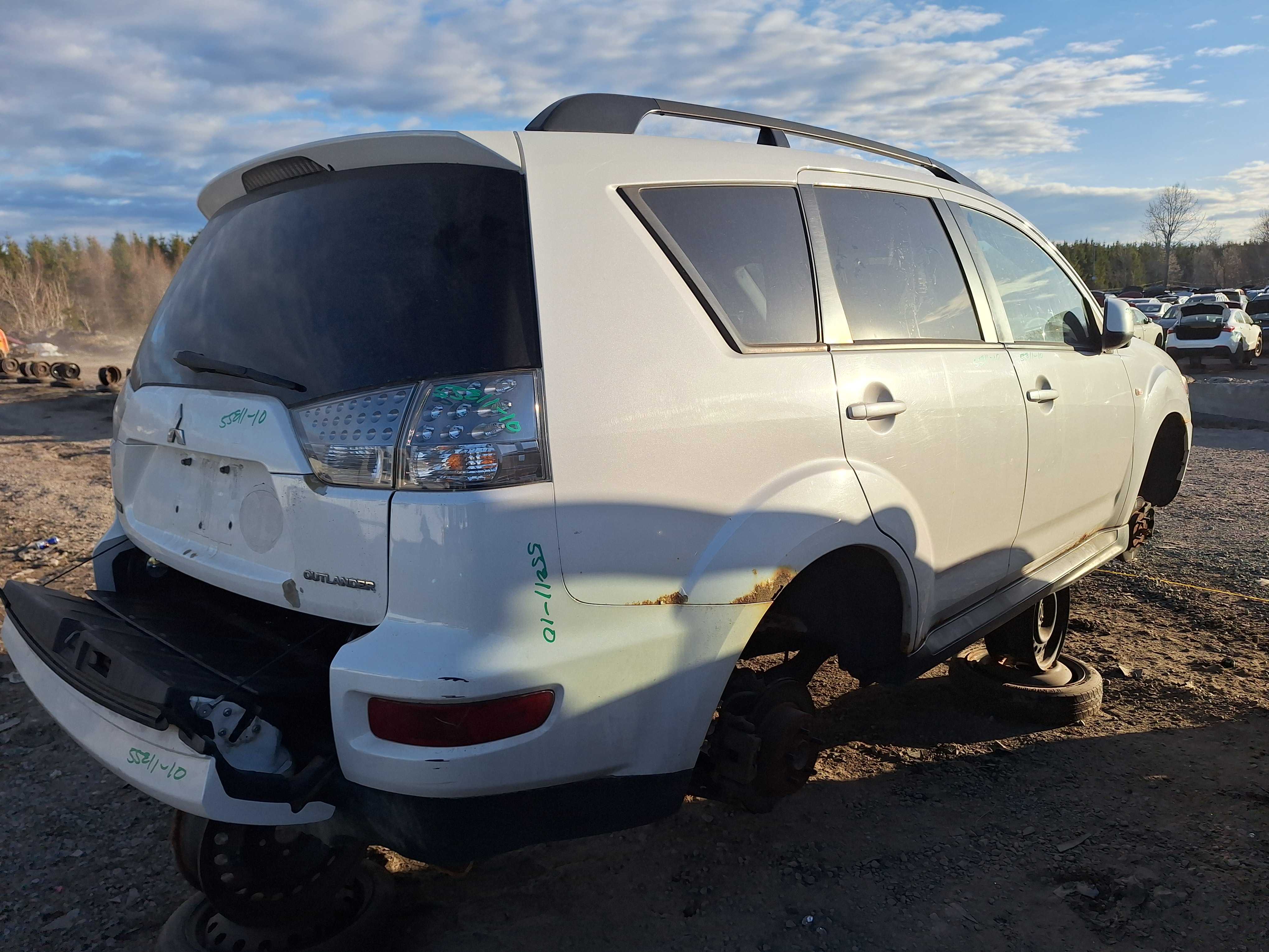 MITSUBISHI OUTLANDER 2010