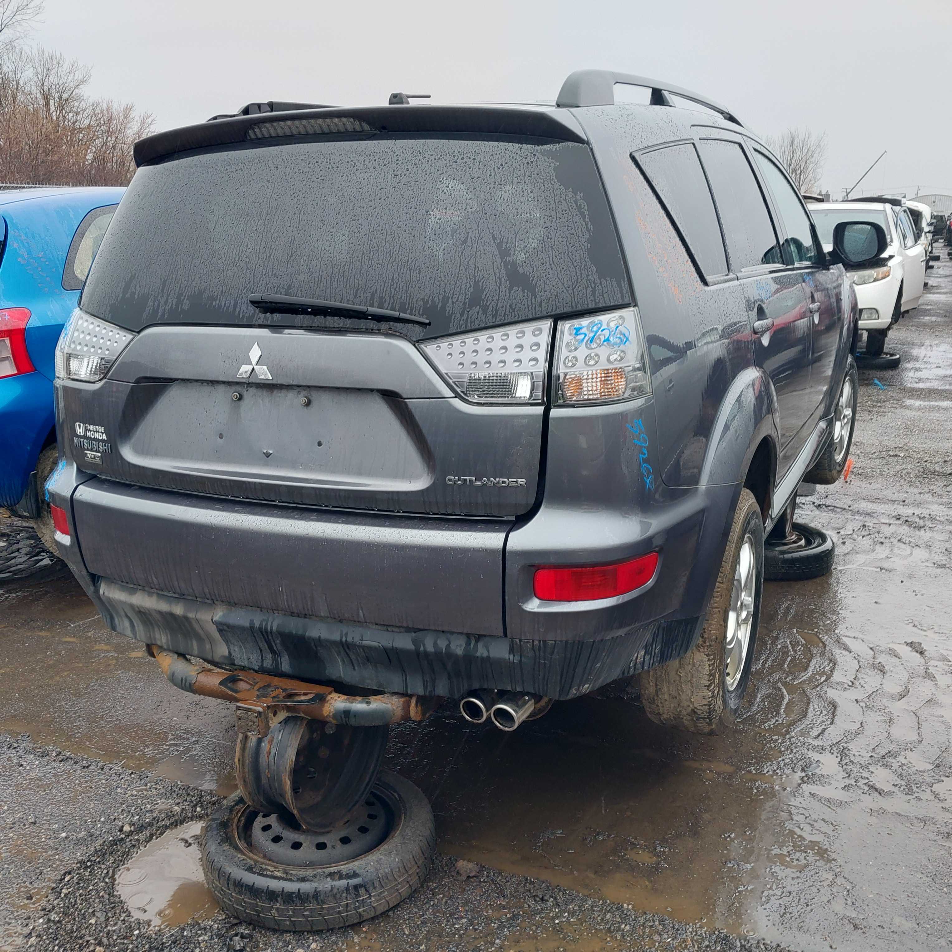 MITSUBISHI OUTLANDER 2011