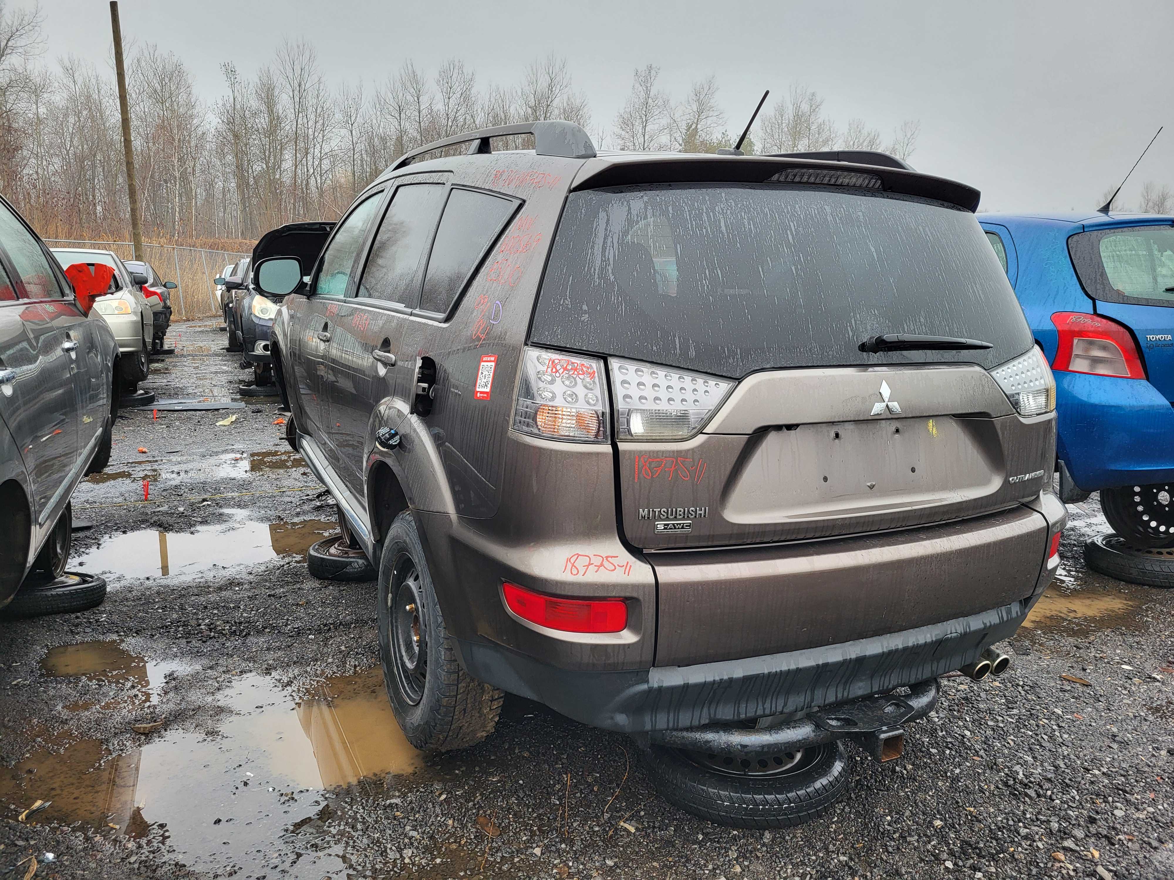 MITSUBISHI OUTLANDER 2011