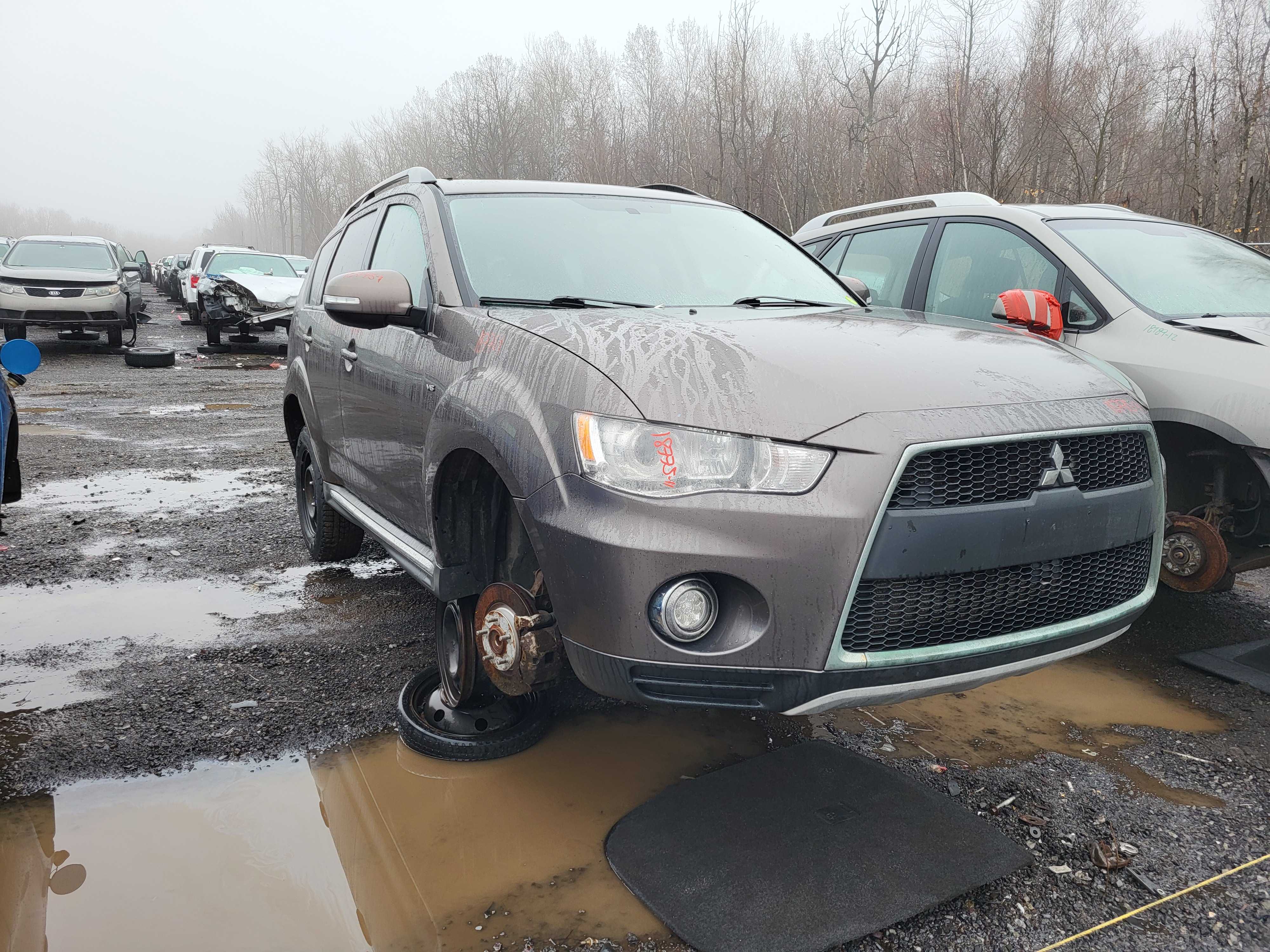 MITSUBISHI OUTLANDER 2011