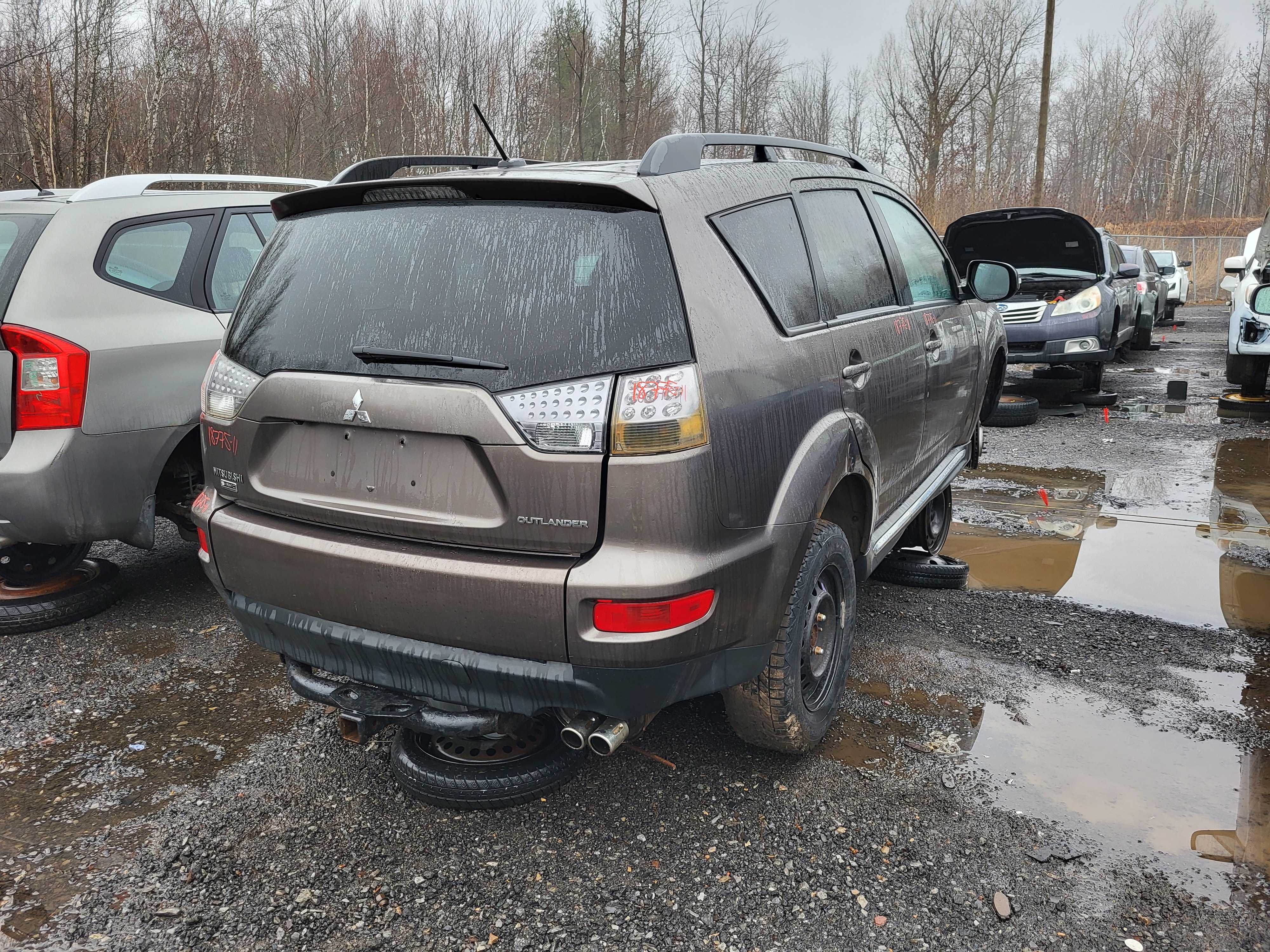 MITSUBISHI OUTLANDER 2011