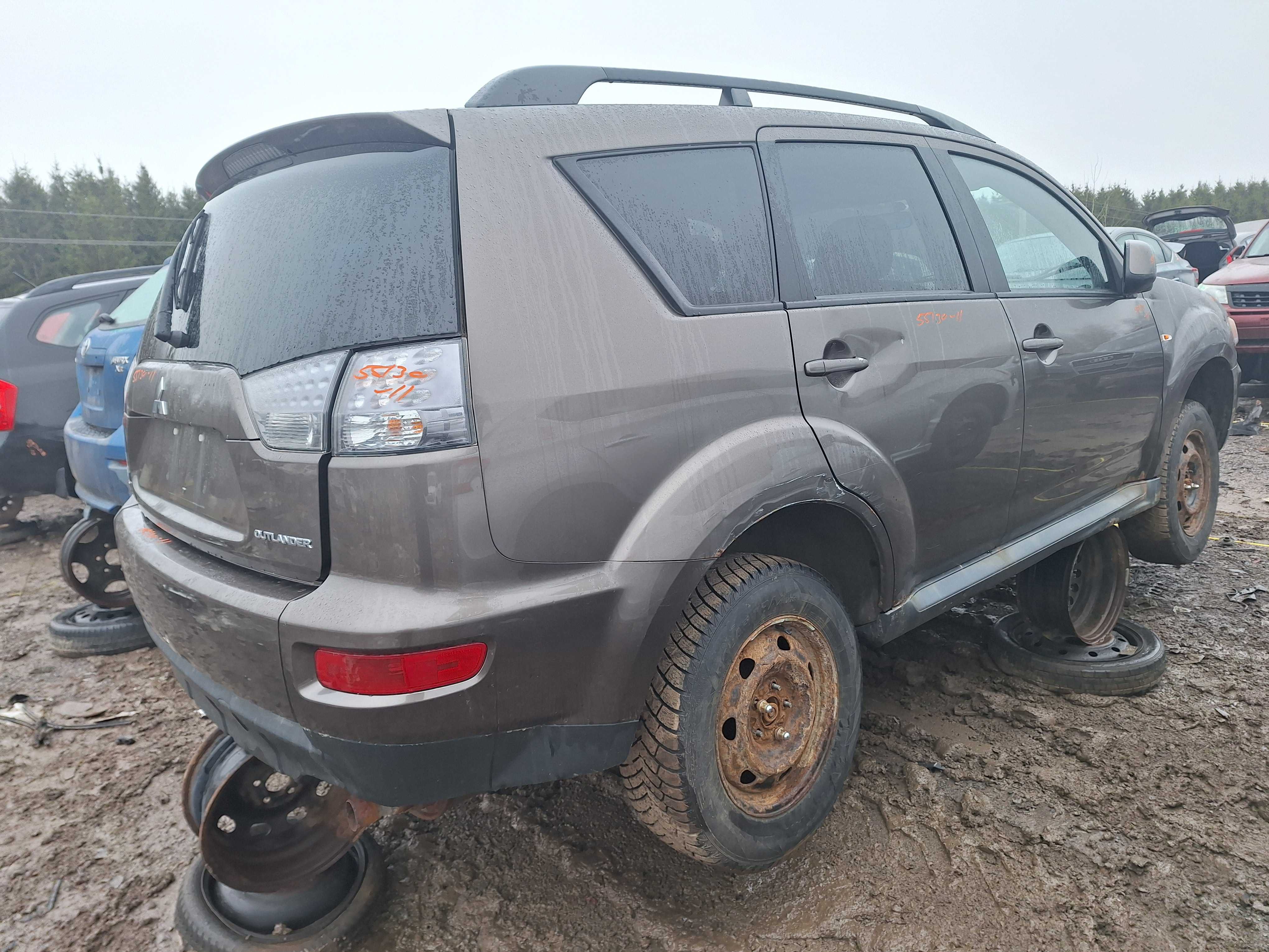 MITSUBISHI OUTLANDER 2011