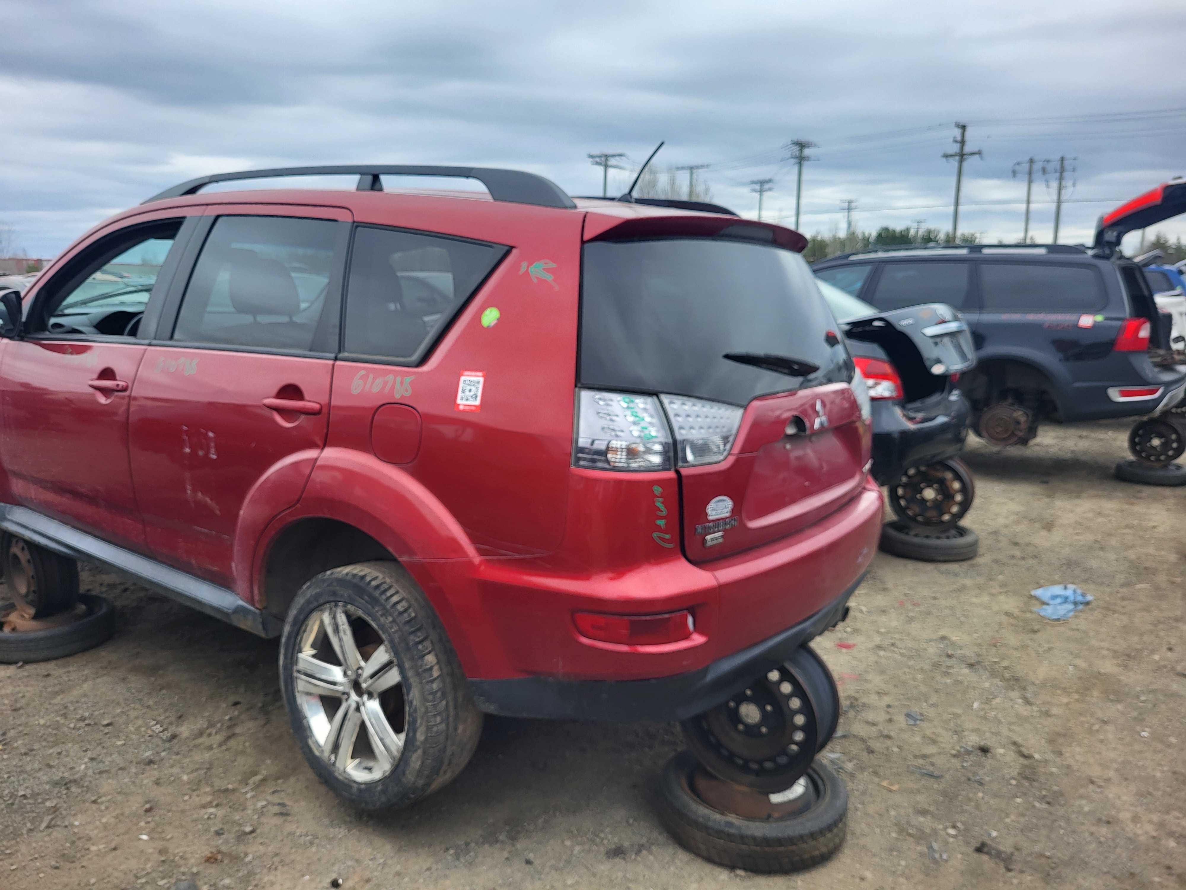 MITSUBISHI OUTLANDER 2011