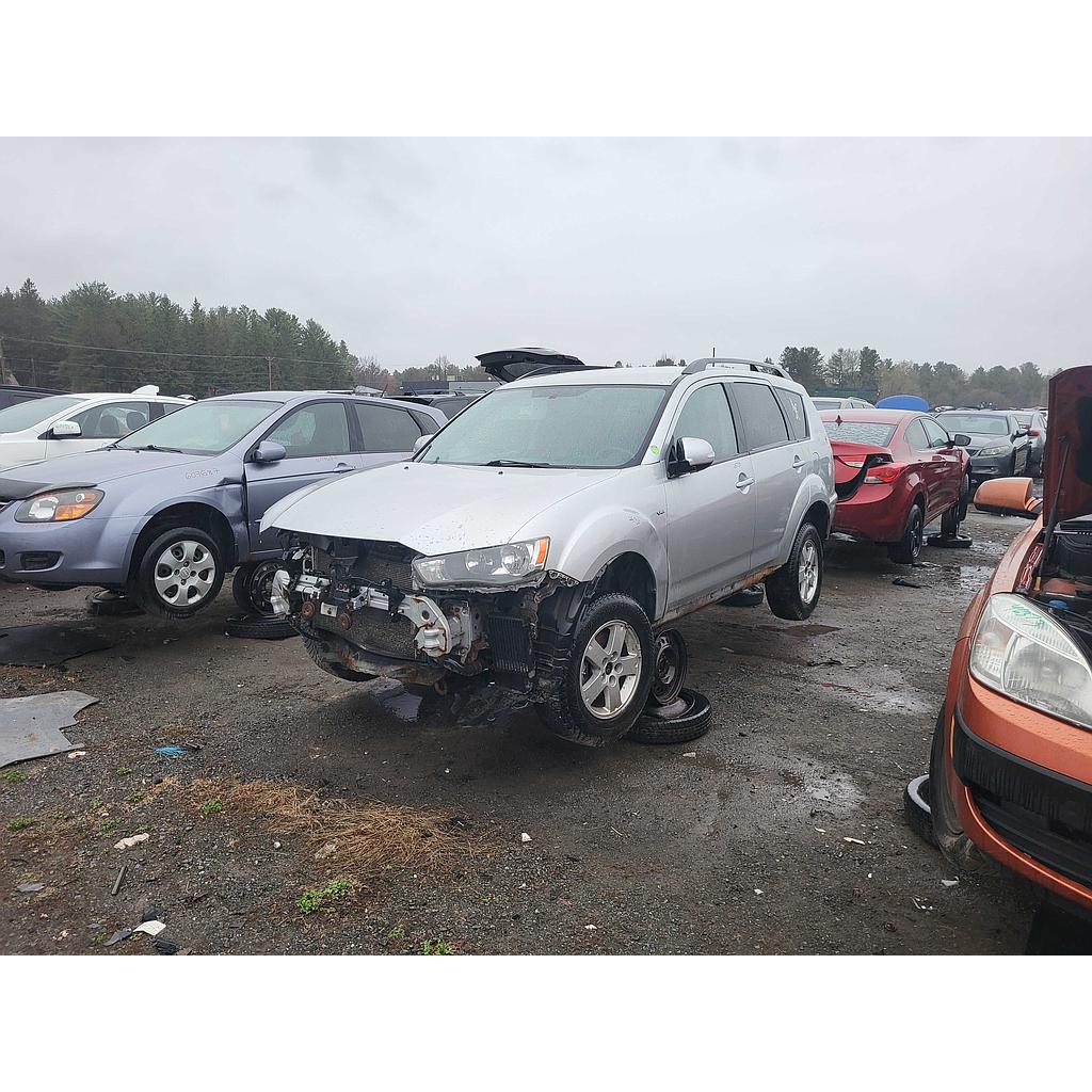 MITSUBISHI OUTLANDER 2011