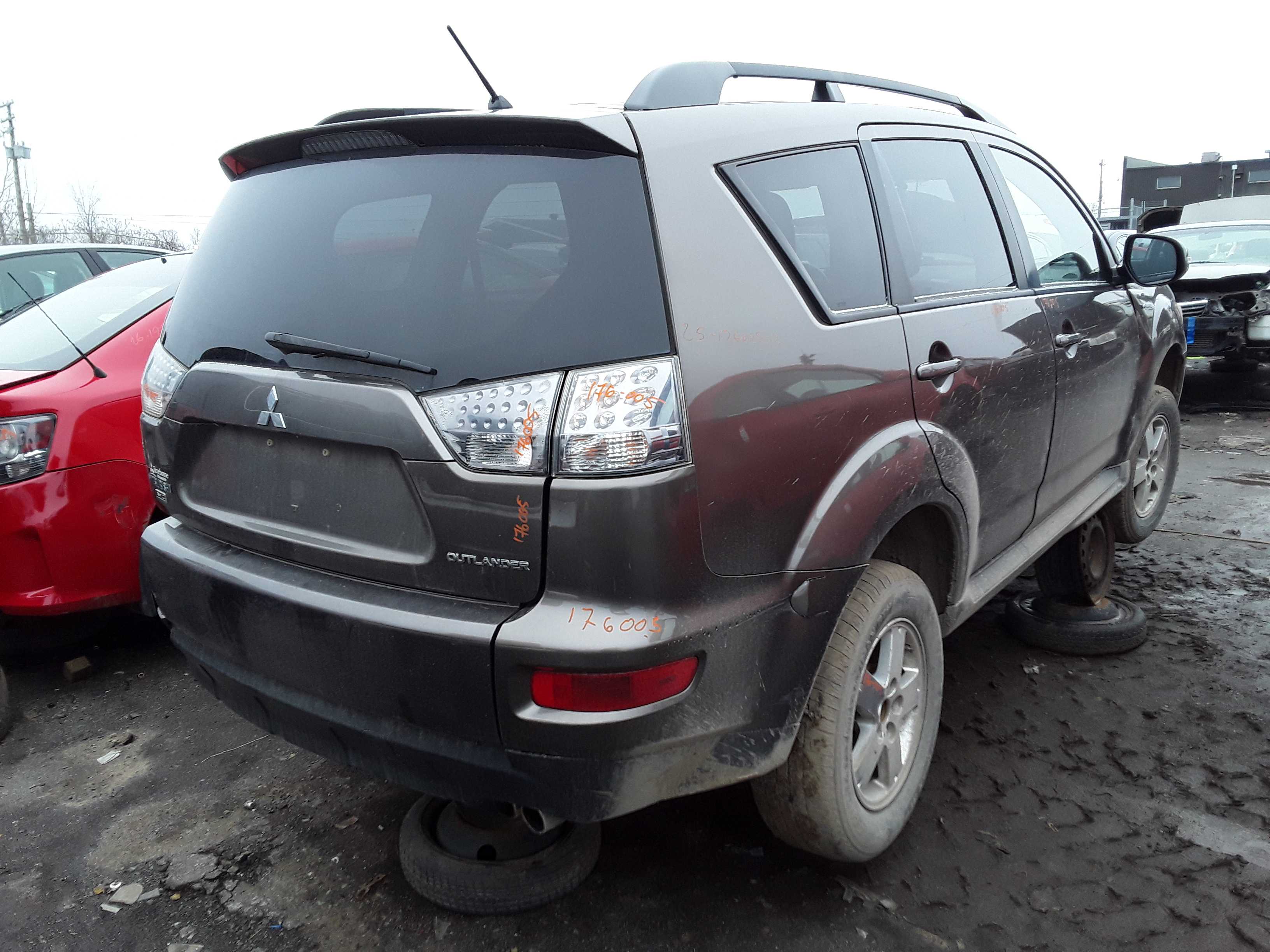 MITSUBISHI OUTLANDER 2012