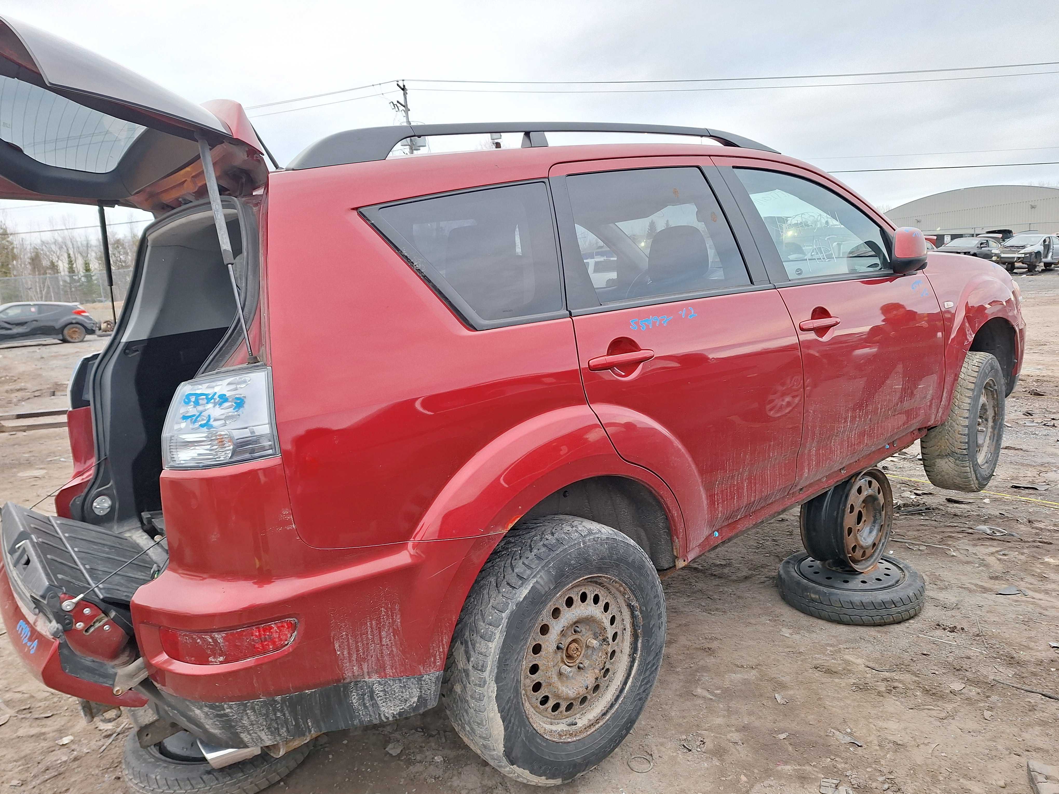 MITSUBISHI OUTLANDER 2012