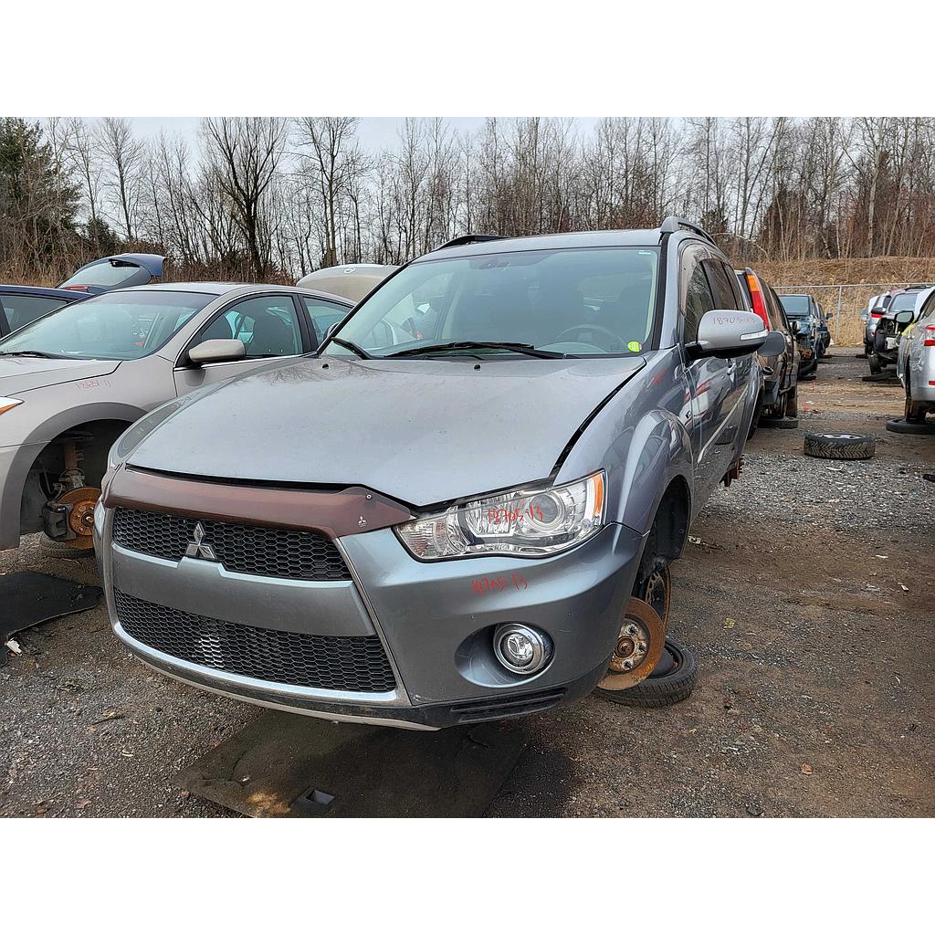 MITSUBISHI OUTLANDER 2013