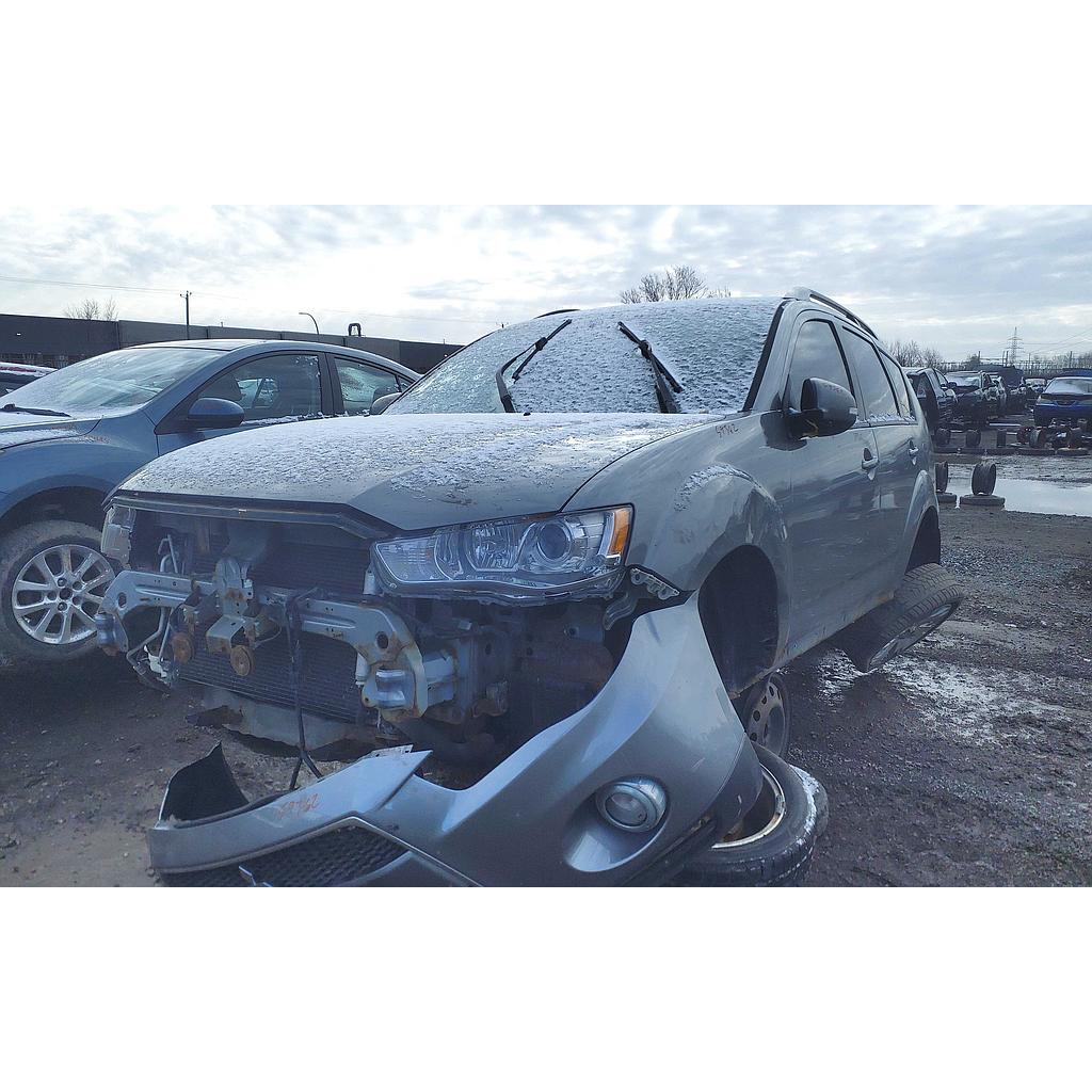 MITSUBISHI OUTLANDER 2013