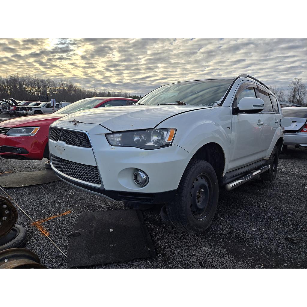 MITSUBISHI OUTLANDER 2013