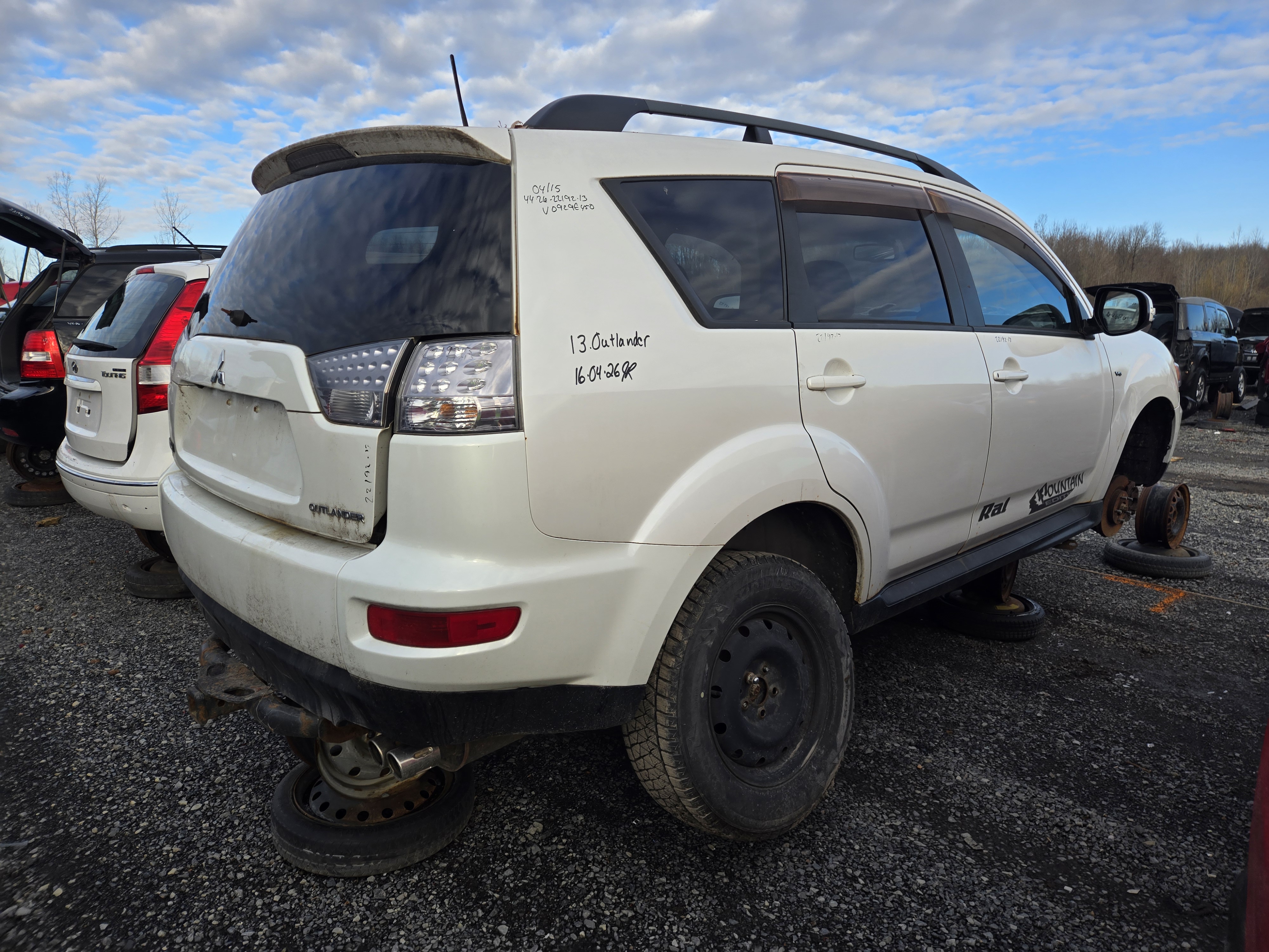 MITSUBISHI OUTLANDER 2013