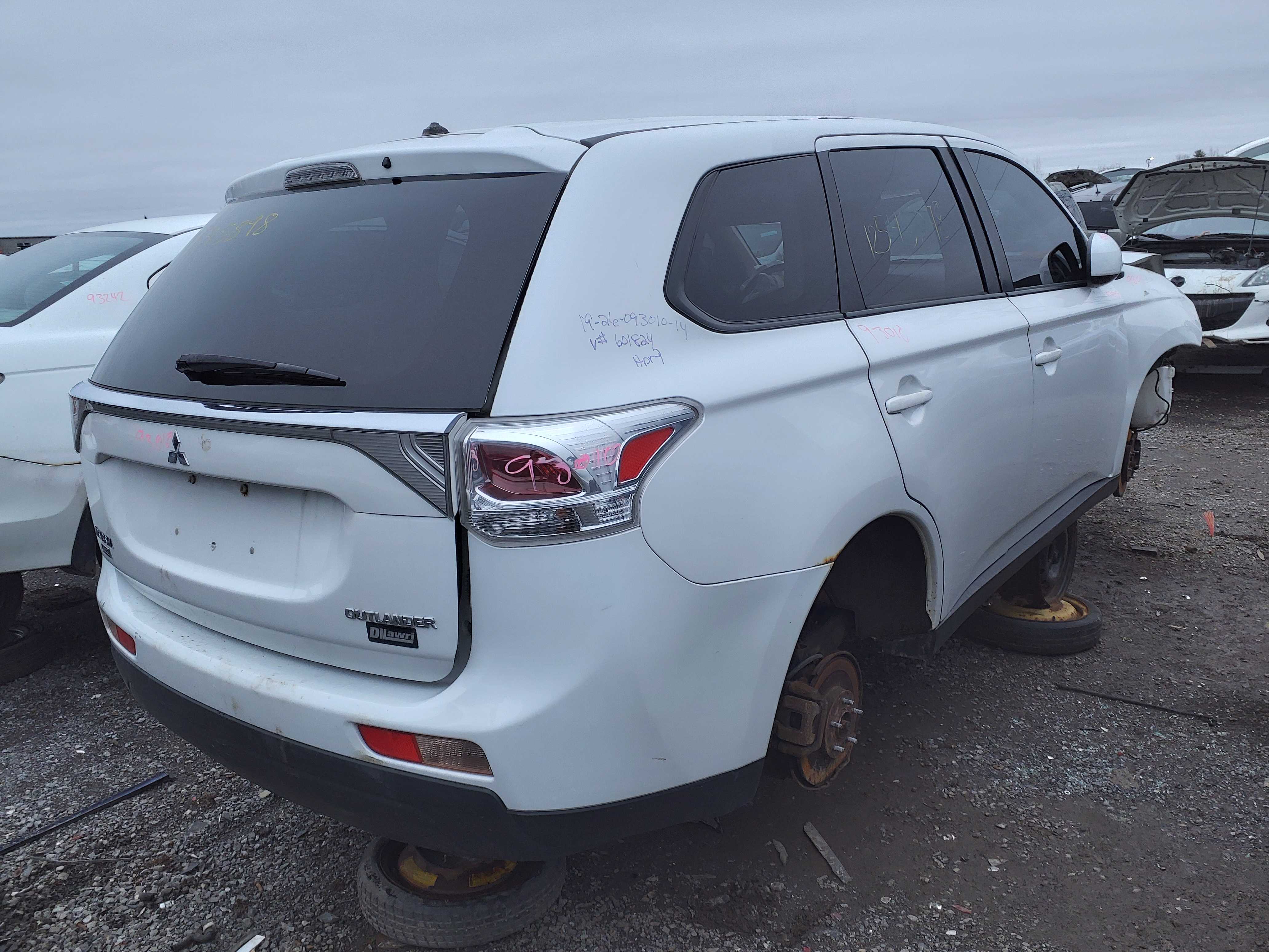 MITSUBISHI OUTLANDER 2014