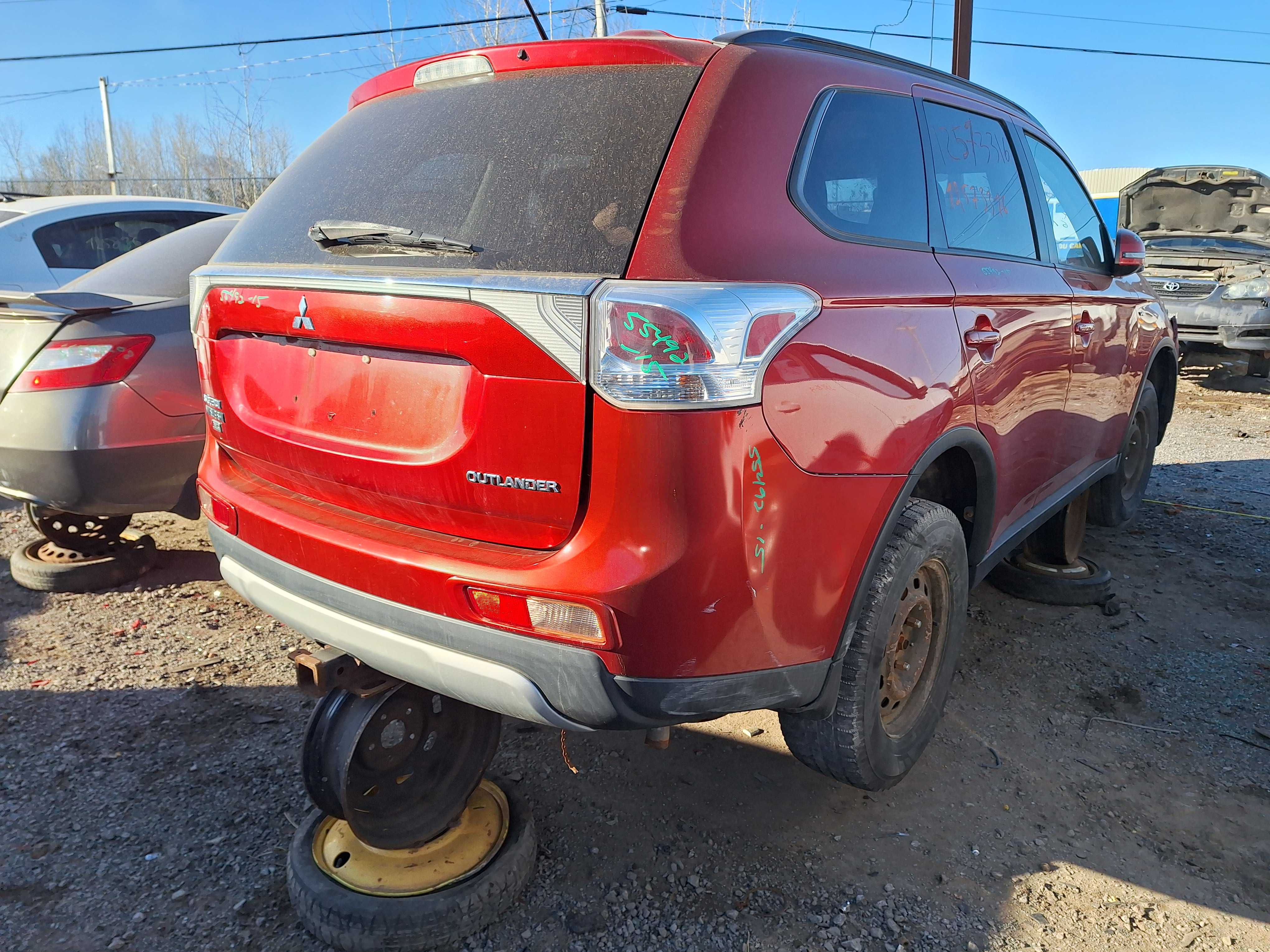 MITSUBISHI OUTLANDER 2015