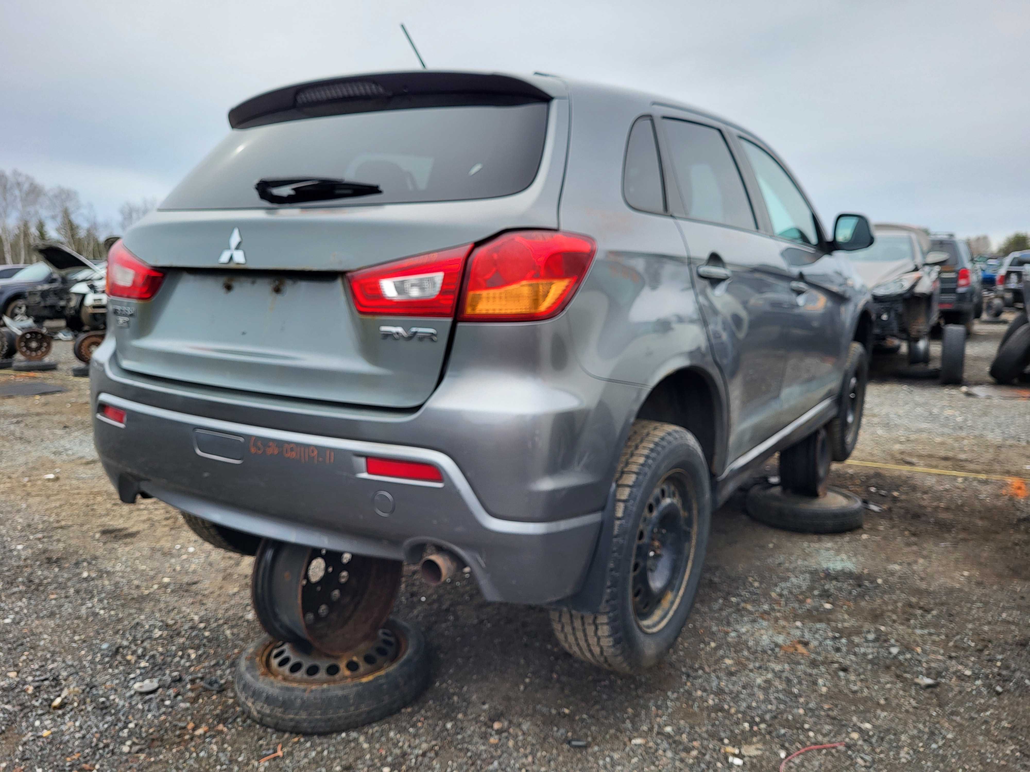 MITSUBISHI RVR 2011