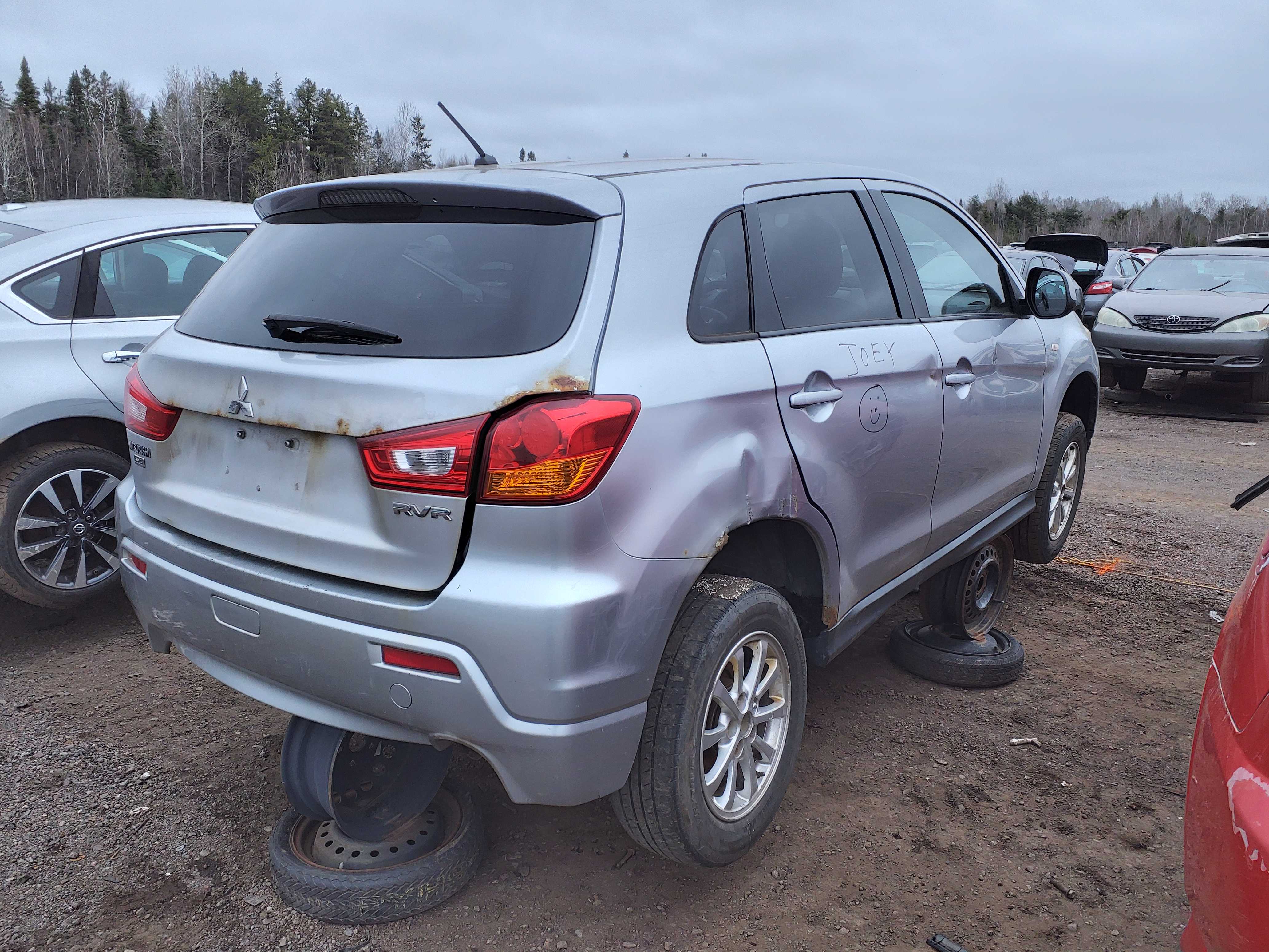 MITSUBISHI RVR 2011