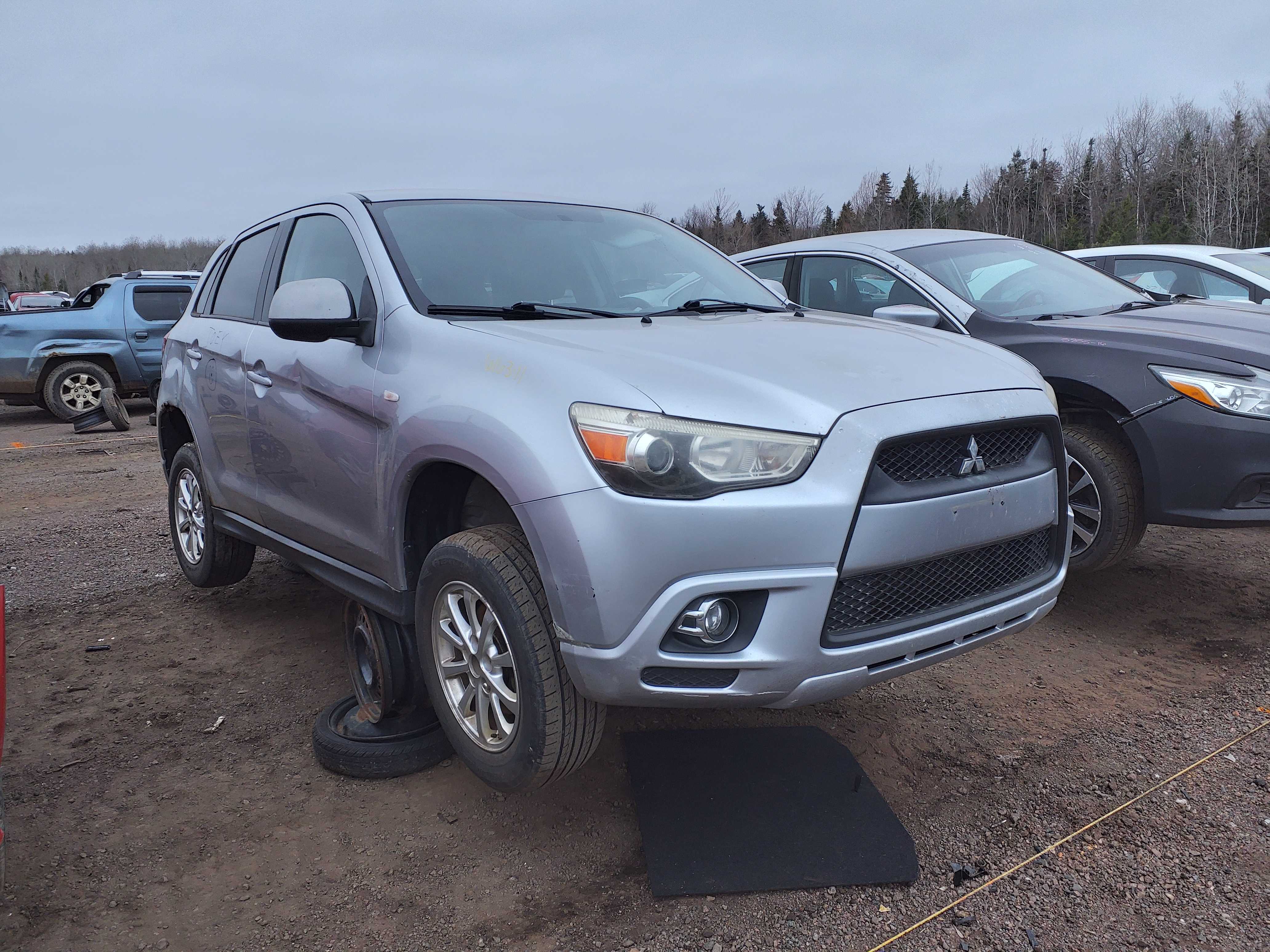 MITSUBISHI RVR 2011