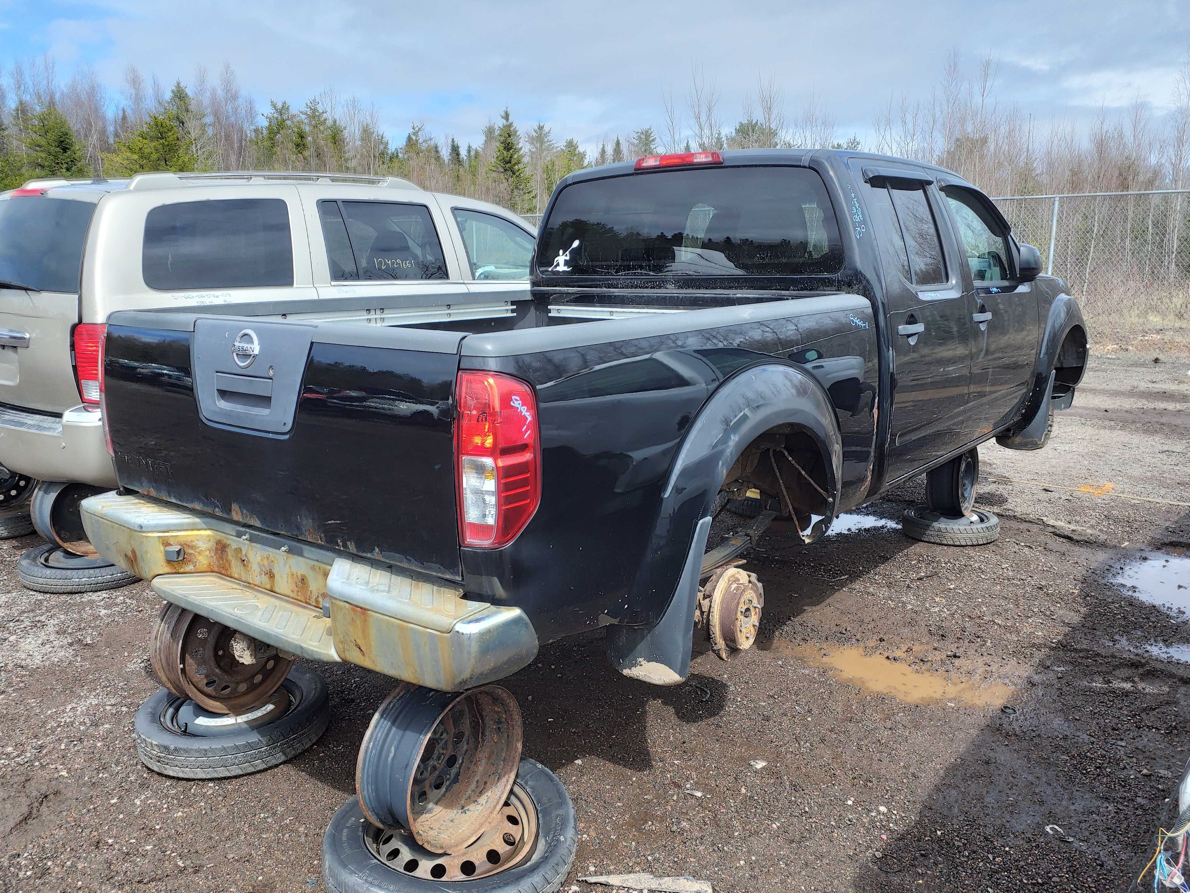 NISSAN FRONTIER 2011