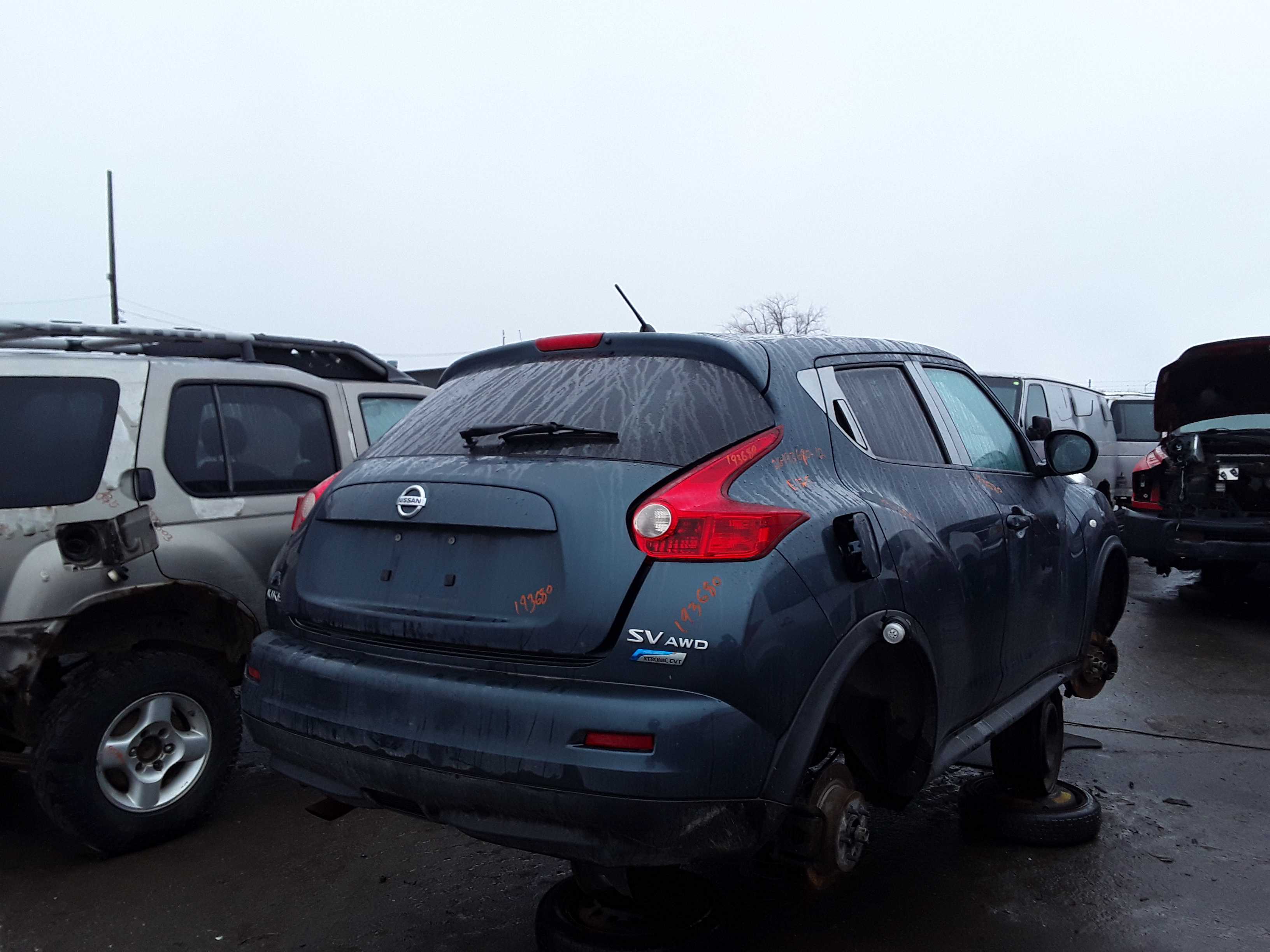 NISSAN JUKE 2012