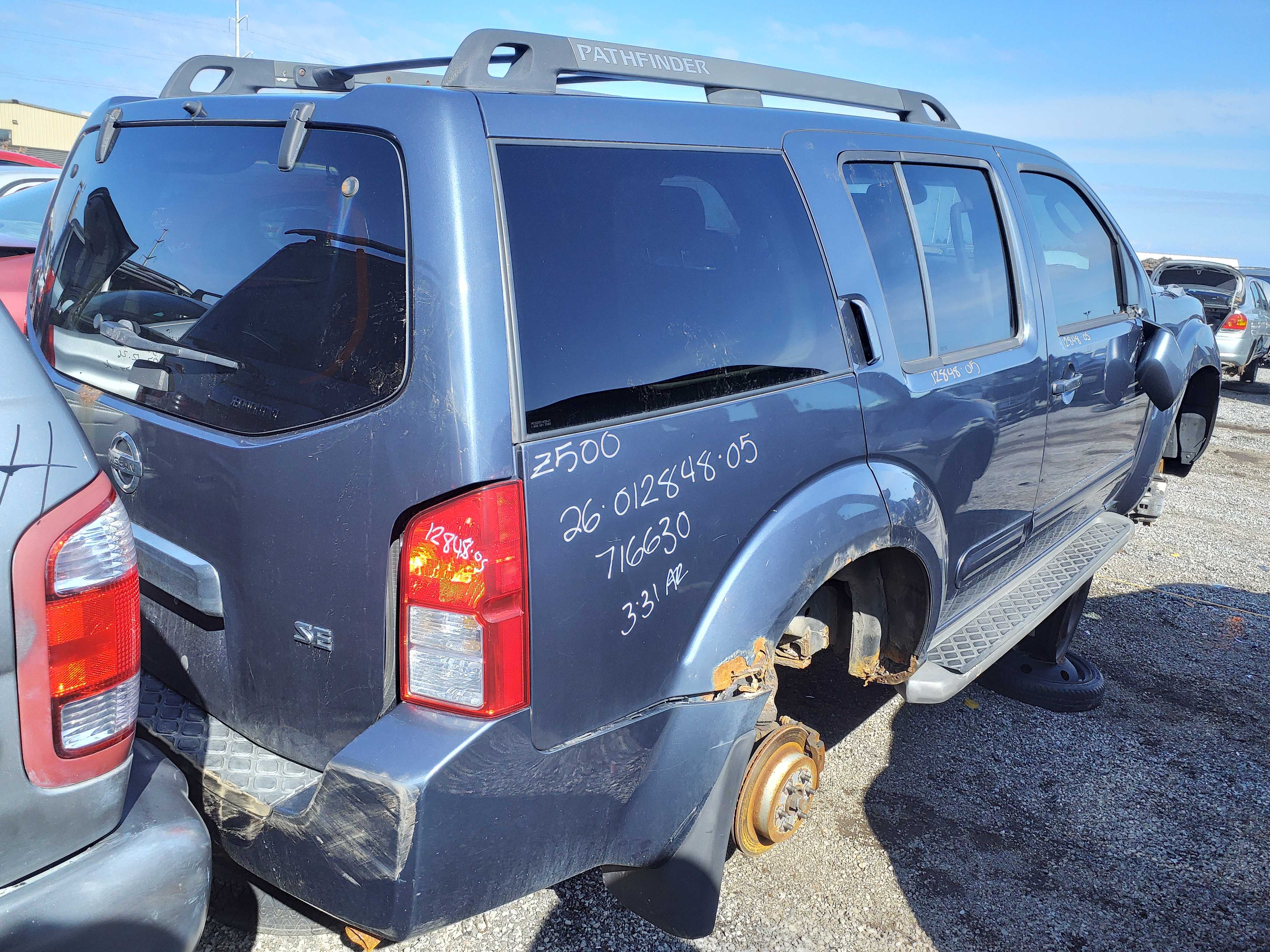 NISSAN PATHFINDER 2005