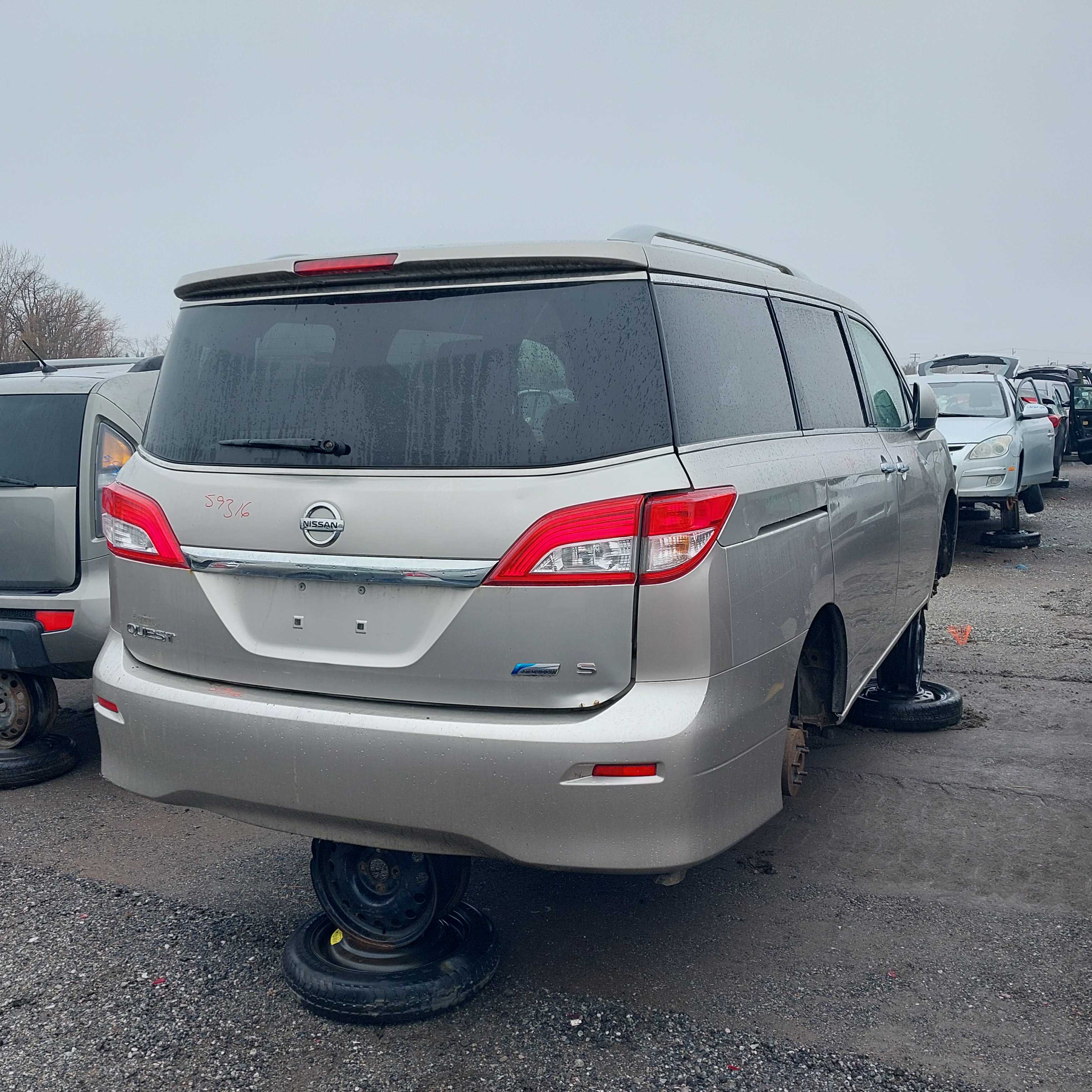NISSAN QUEST 2012