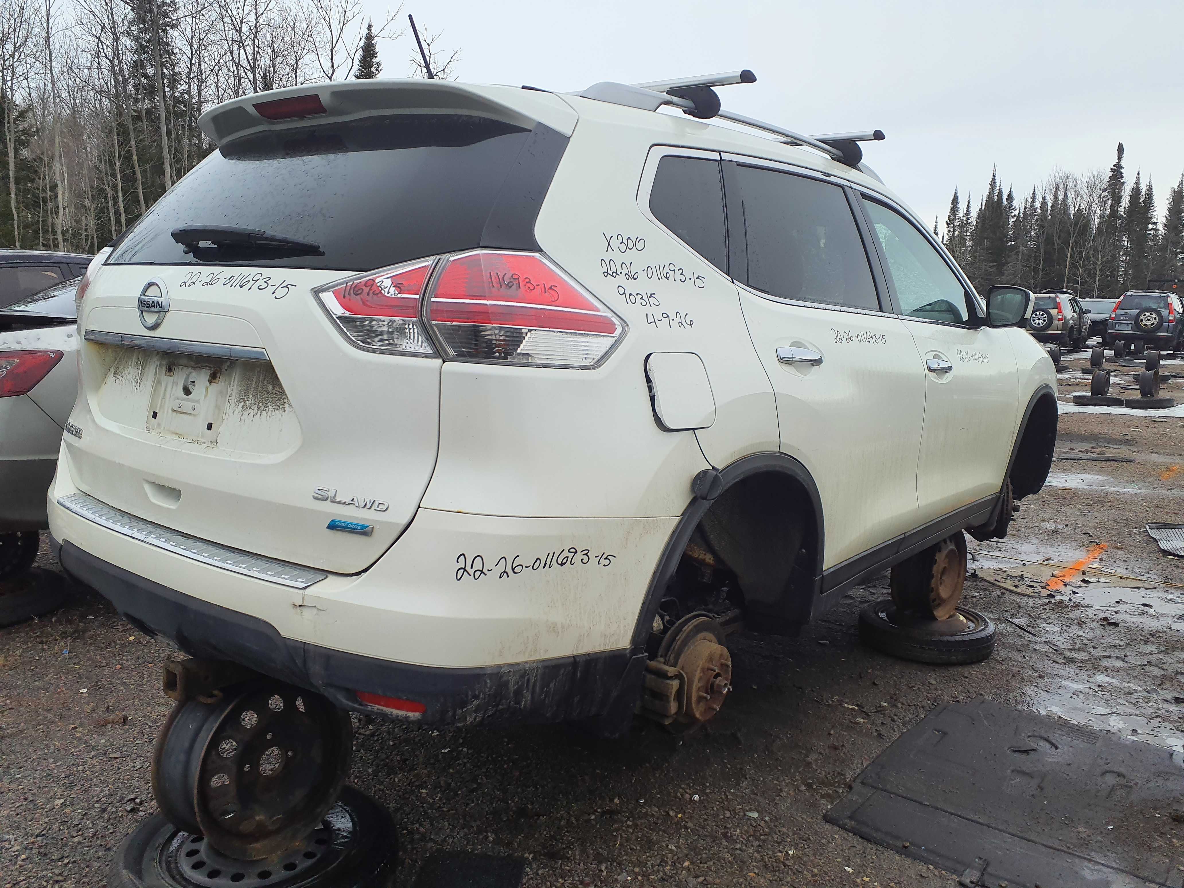 NISSAN ROGUE 2015