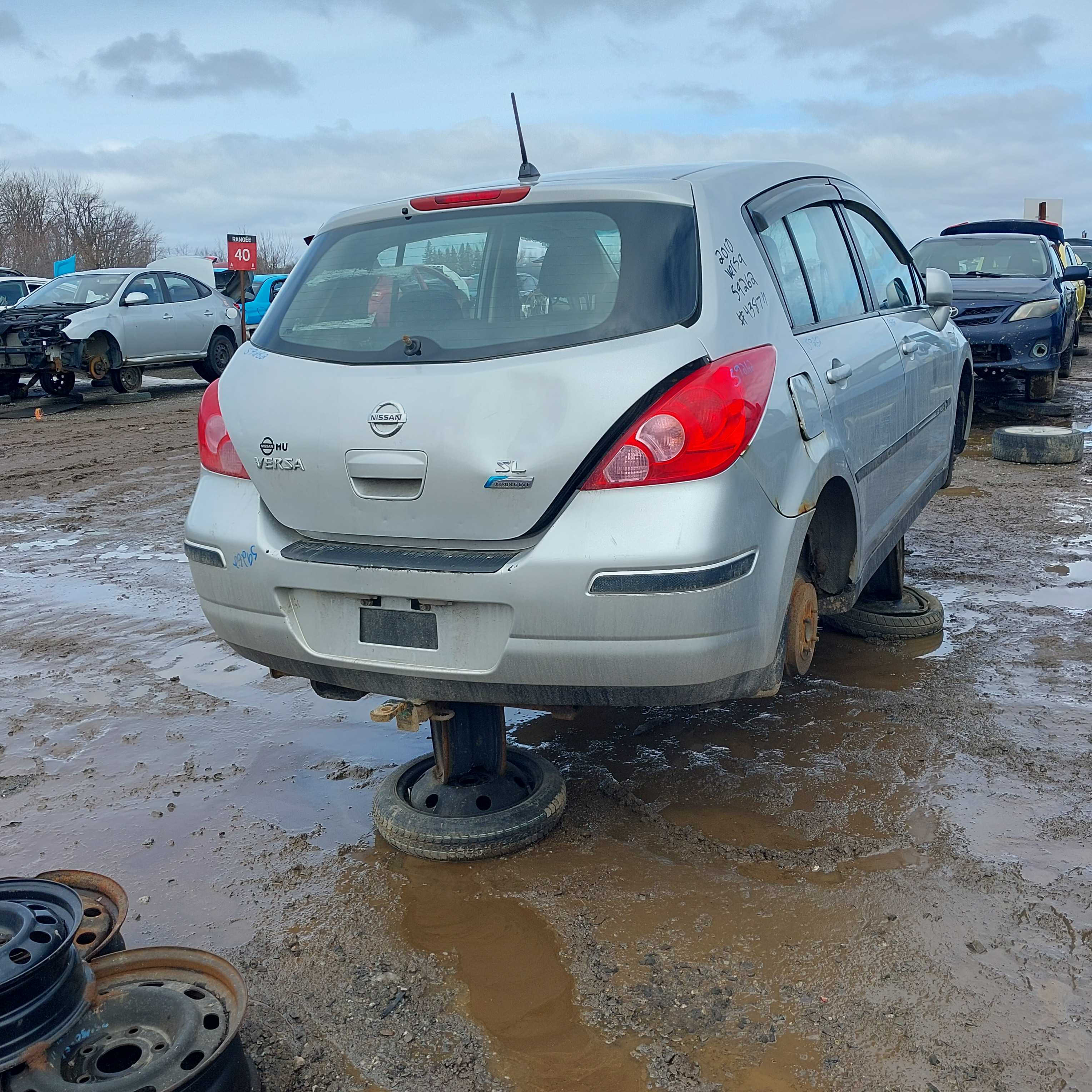 NISSAN VERSA 2010