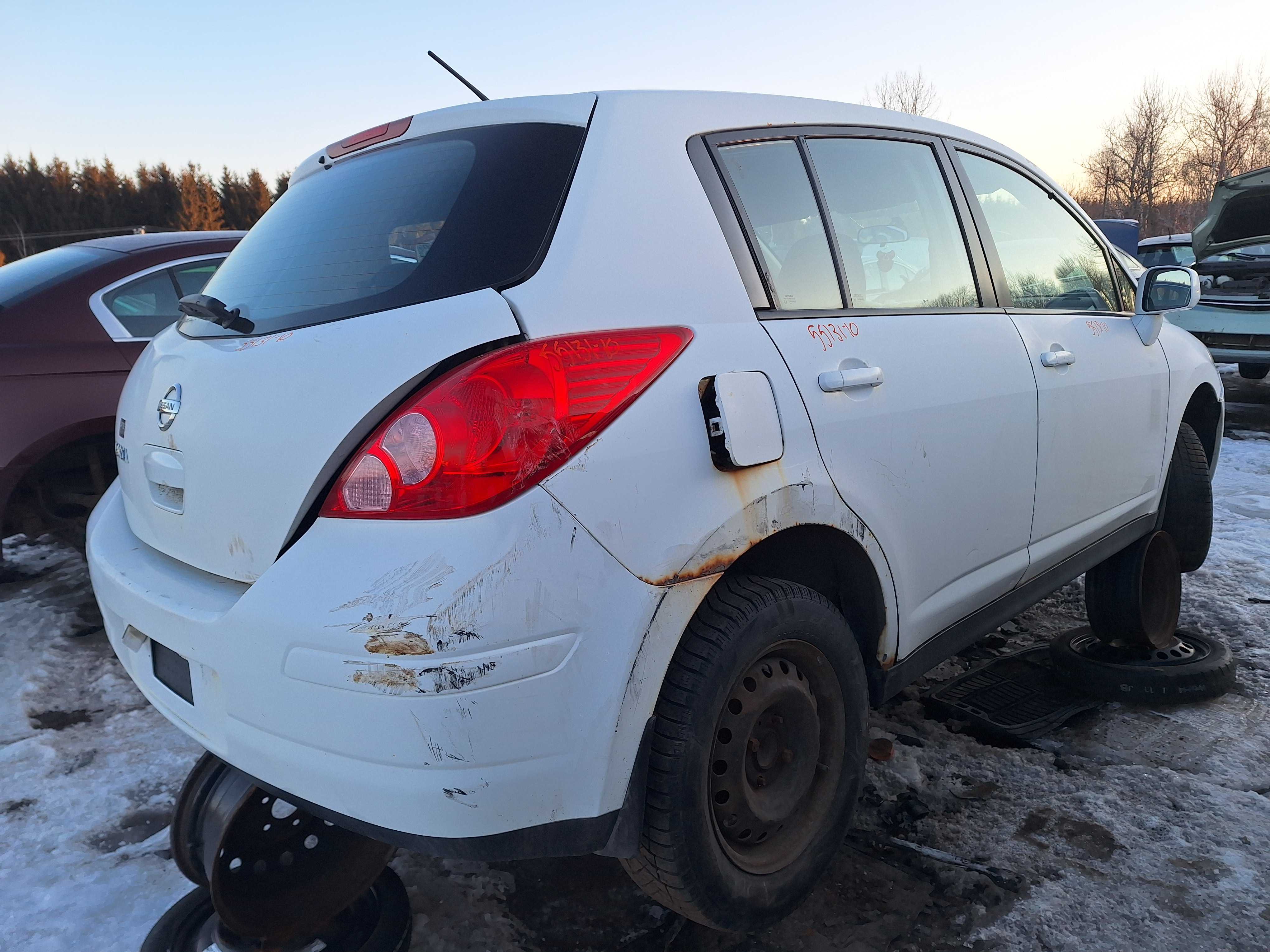 NISSAN VERSA 2010