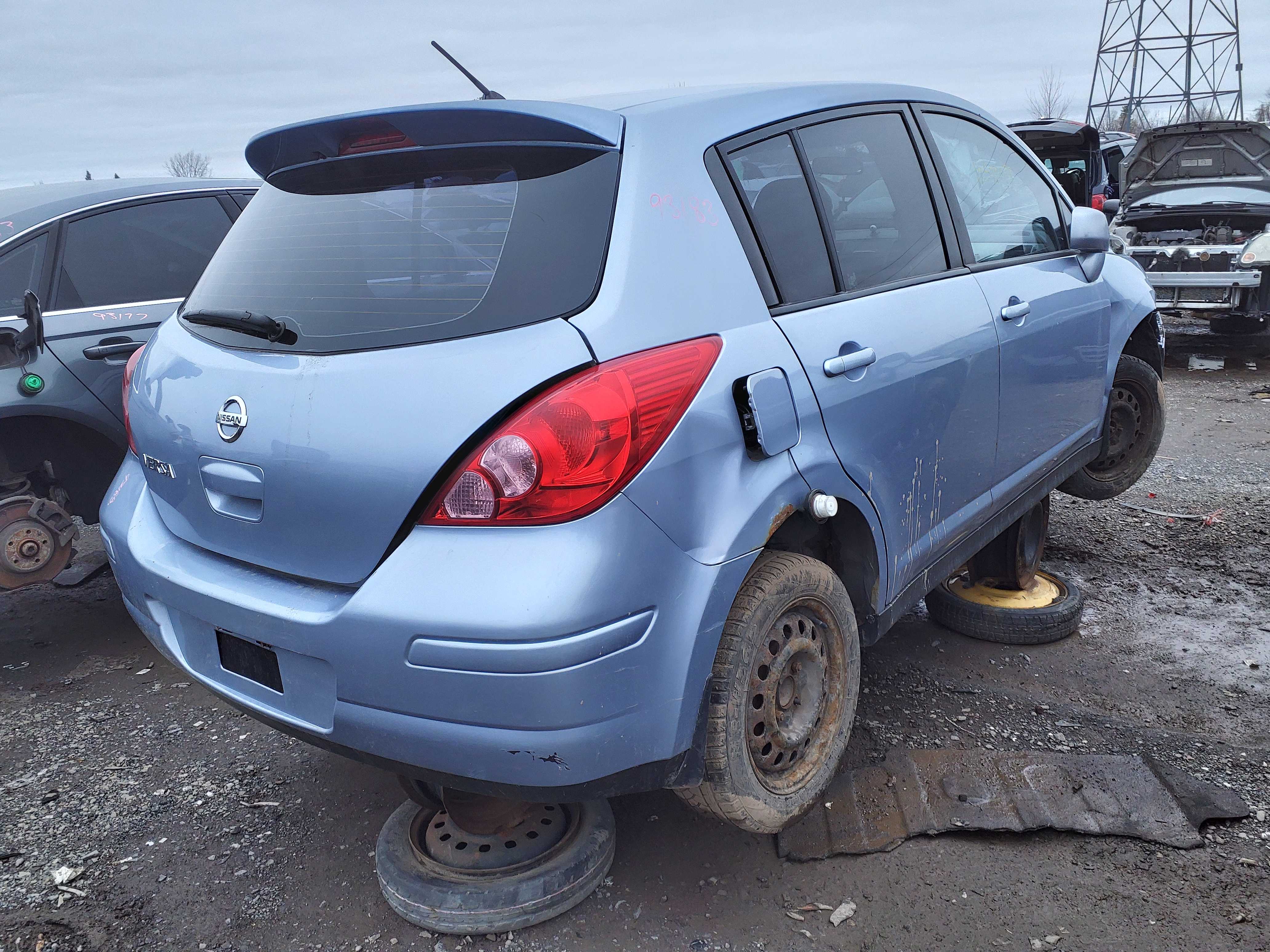 NISSAN VERSA 2010