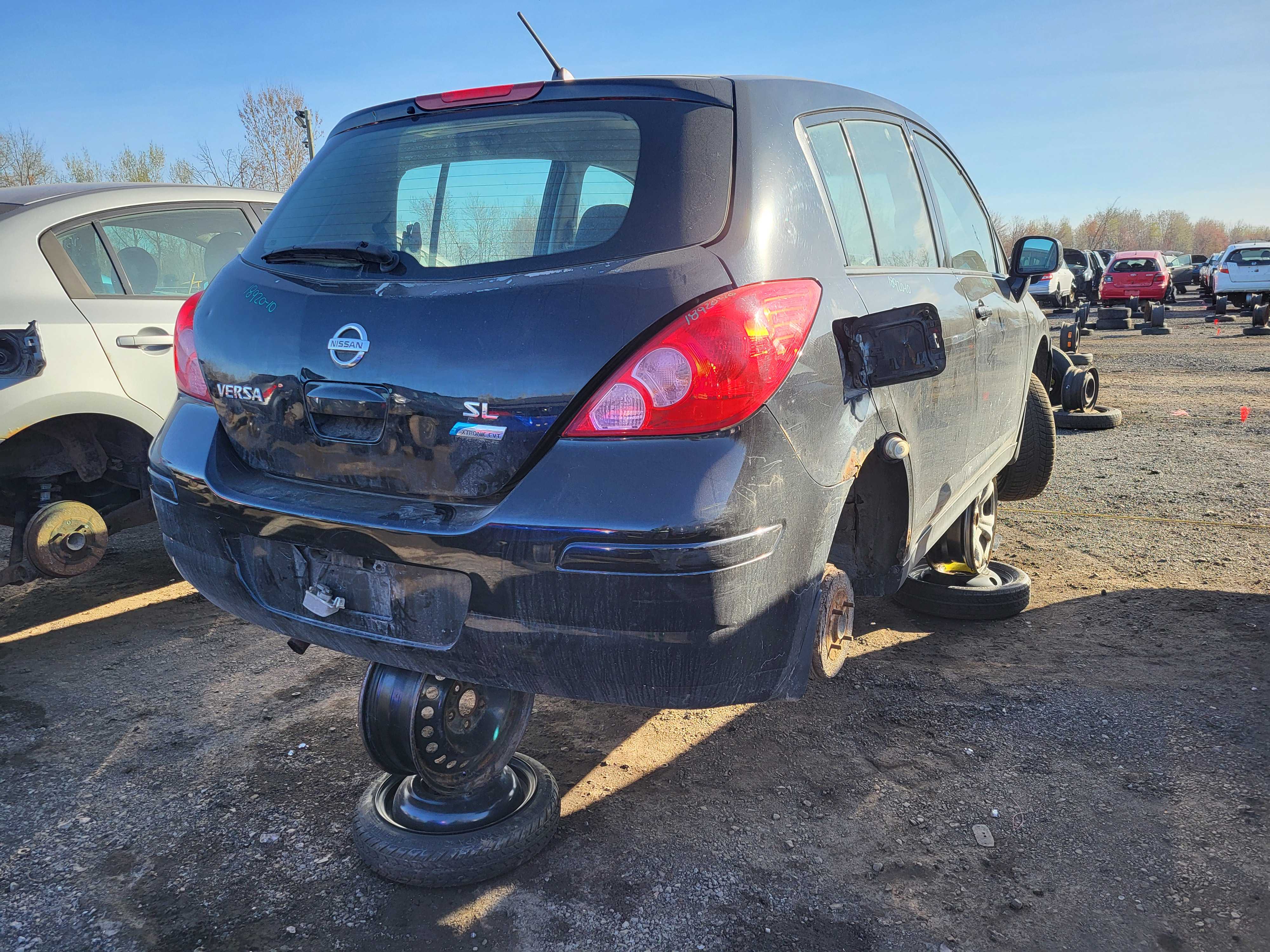 NISSAN VERSA 2010