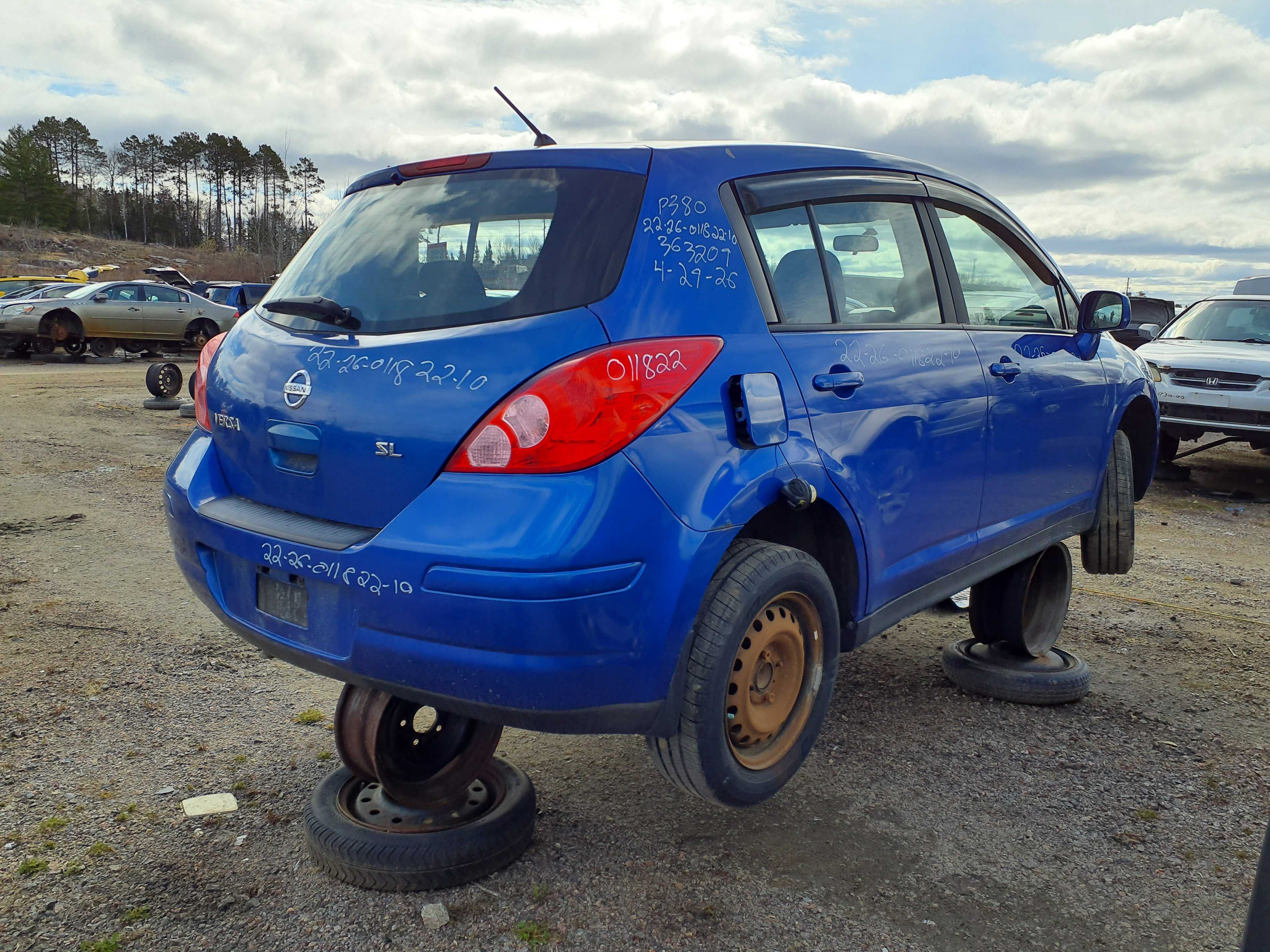 NISSAN VERSA 2010