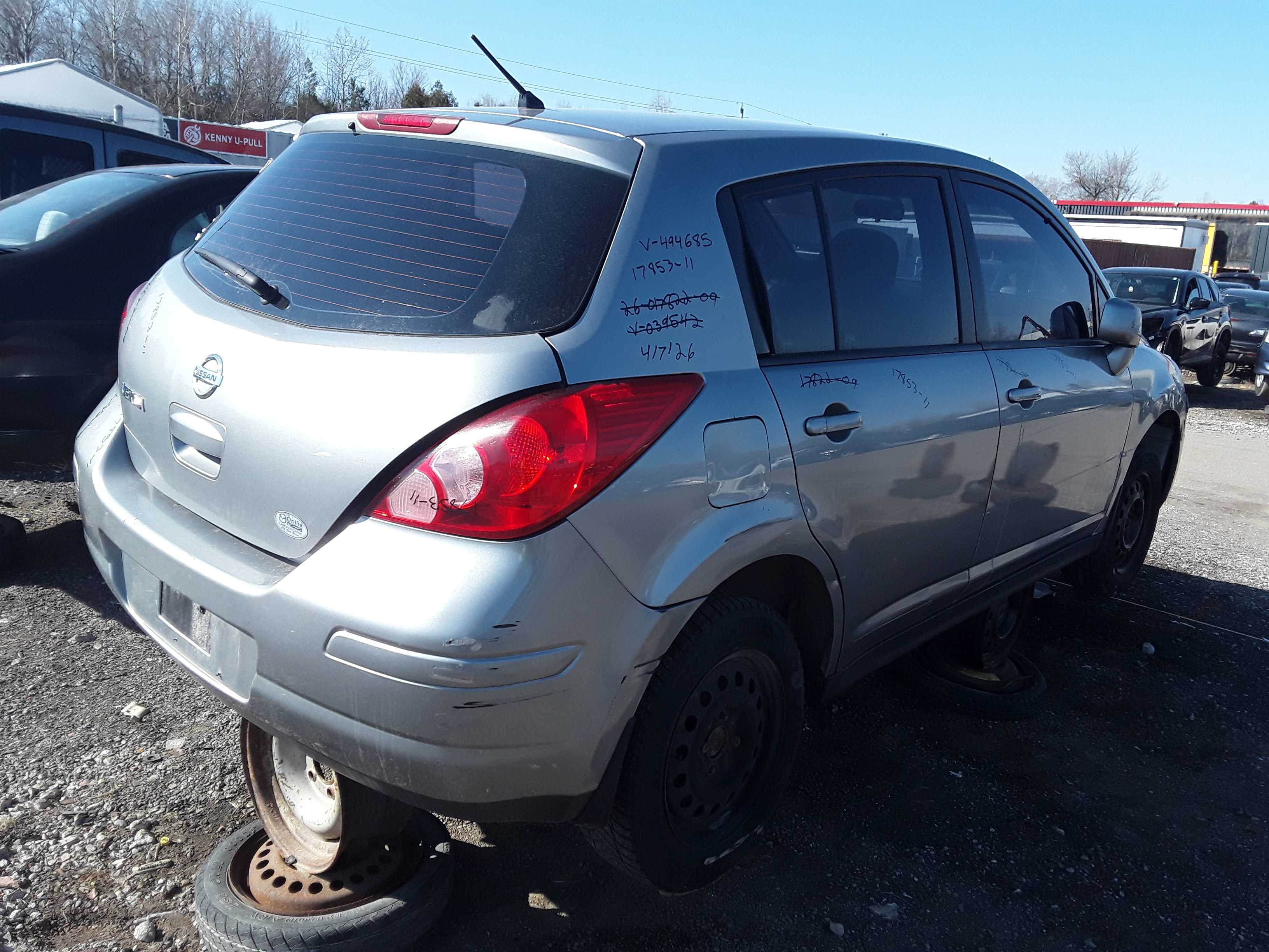 NISSAN VERSA 2011