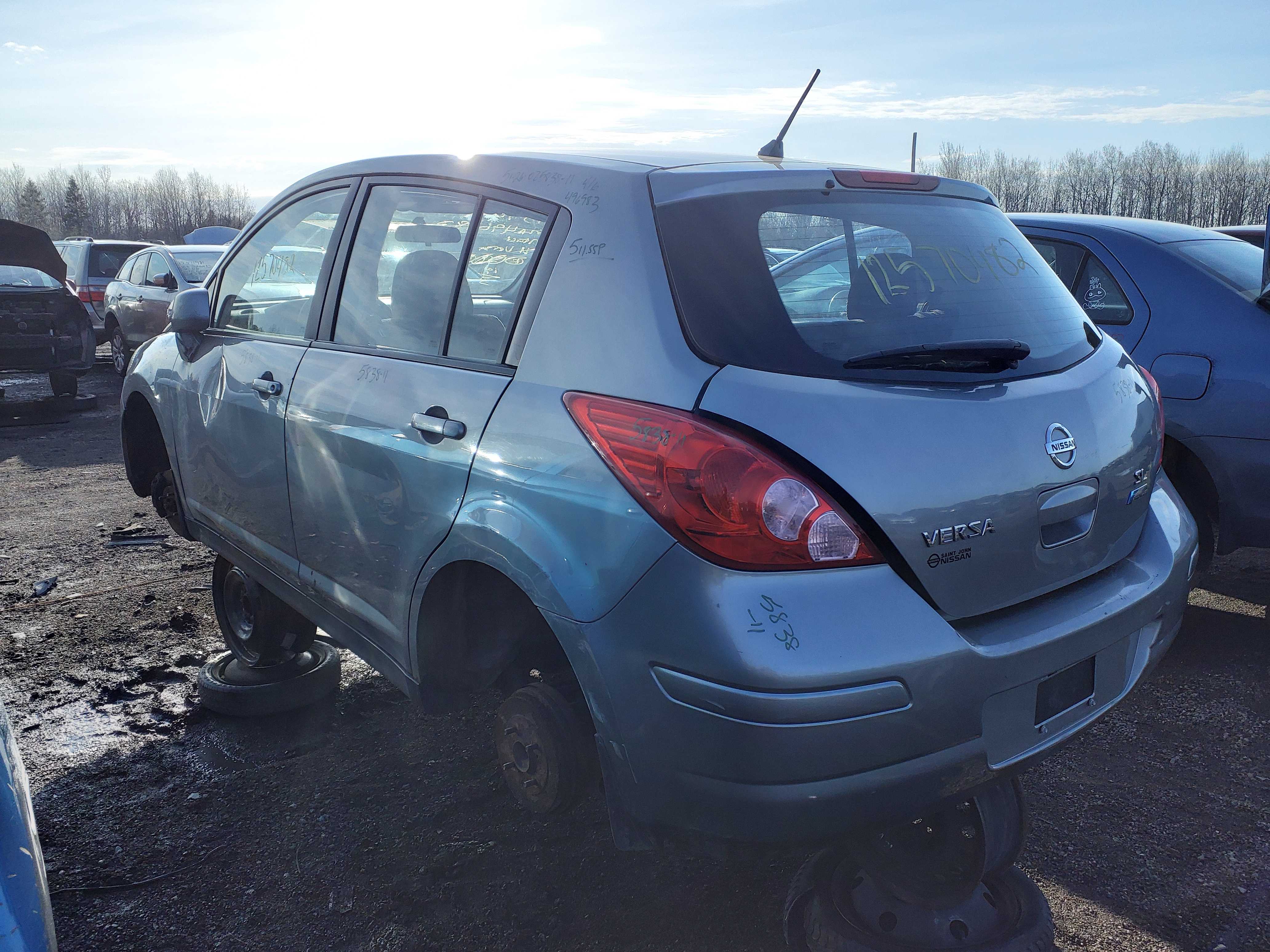 NISSAN VERSA 2011