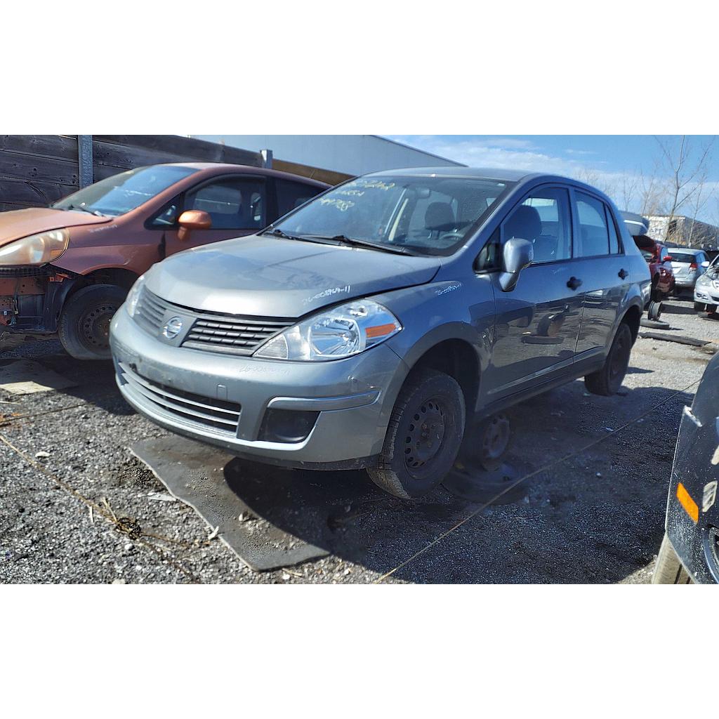 NISSAN VERSA 2011