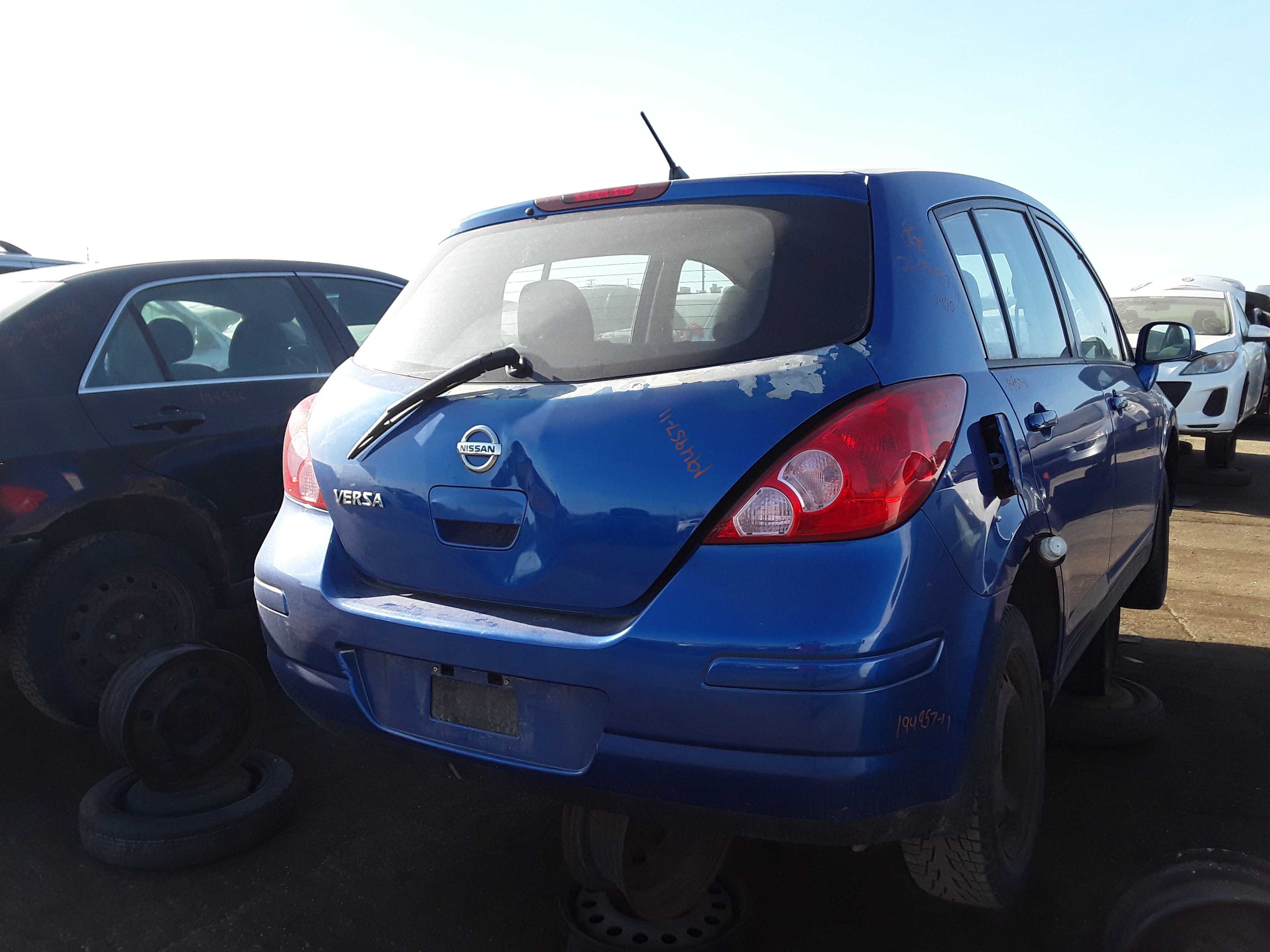 NISSAN VERSA 2011
