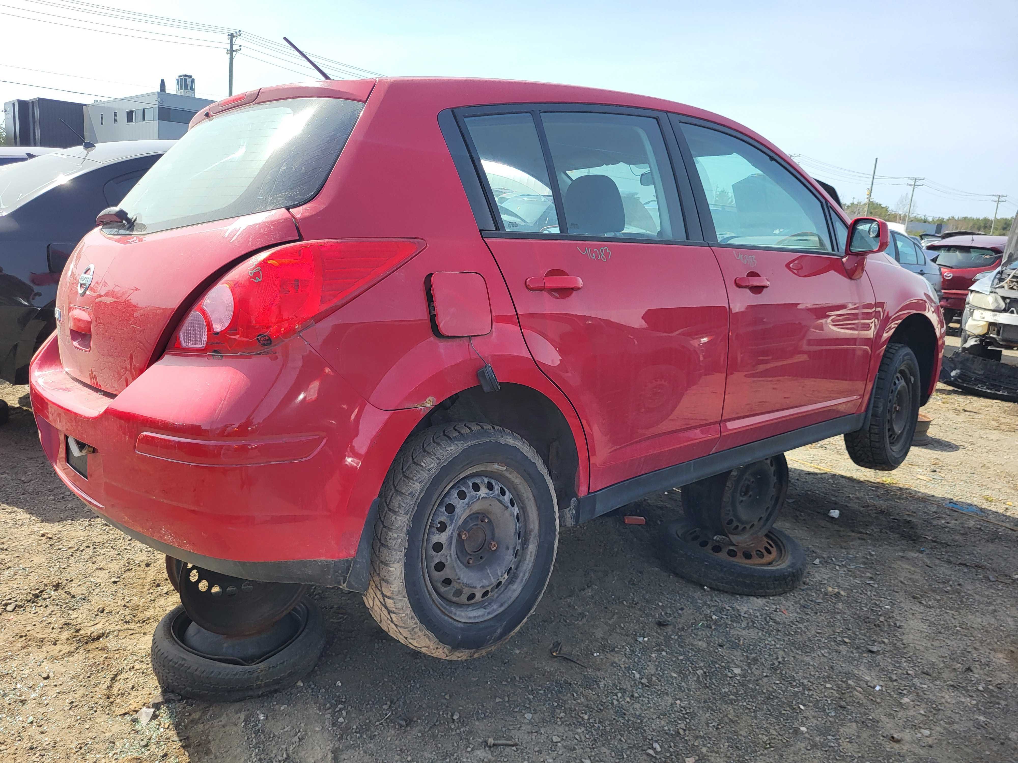 NISSAN VERSA 2011