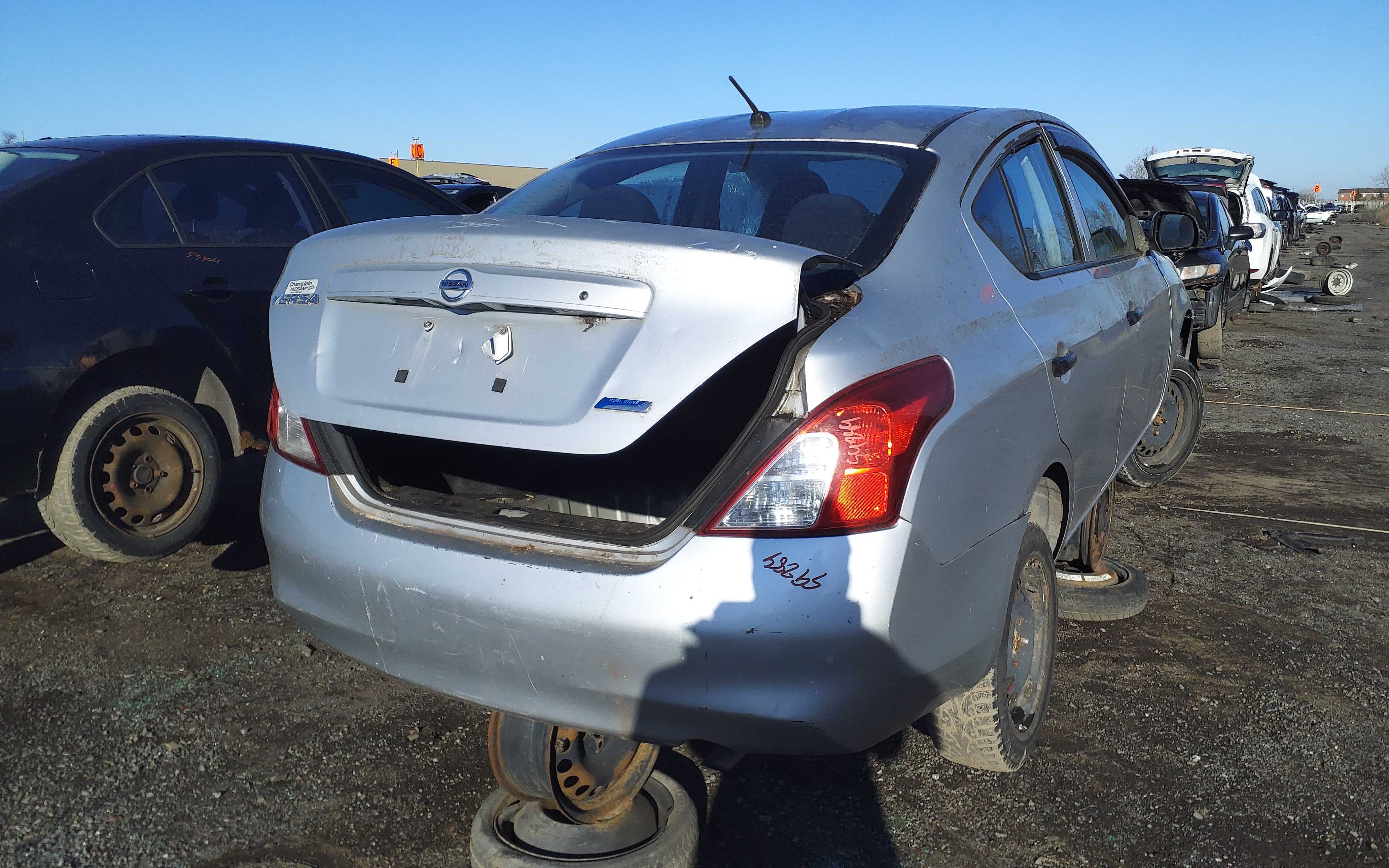 NISSAN VERSA 2012