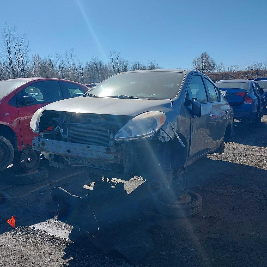 NISSAN VERSA 2013